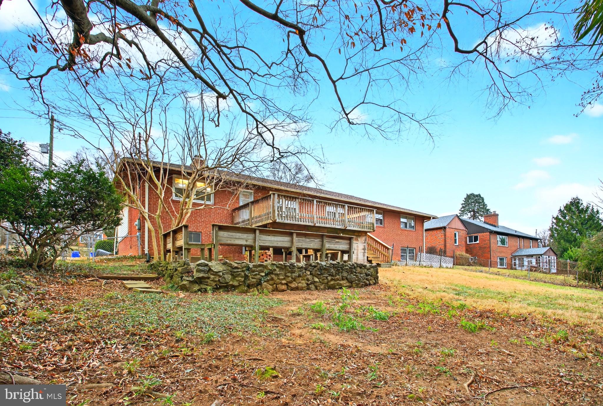 BURNT MILLS GAR-VILL - Residential