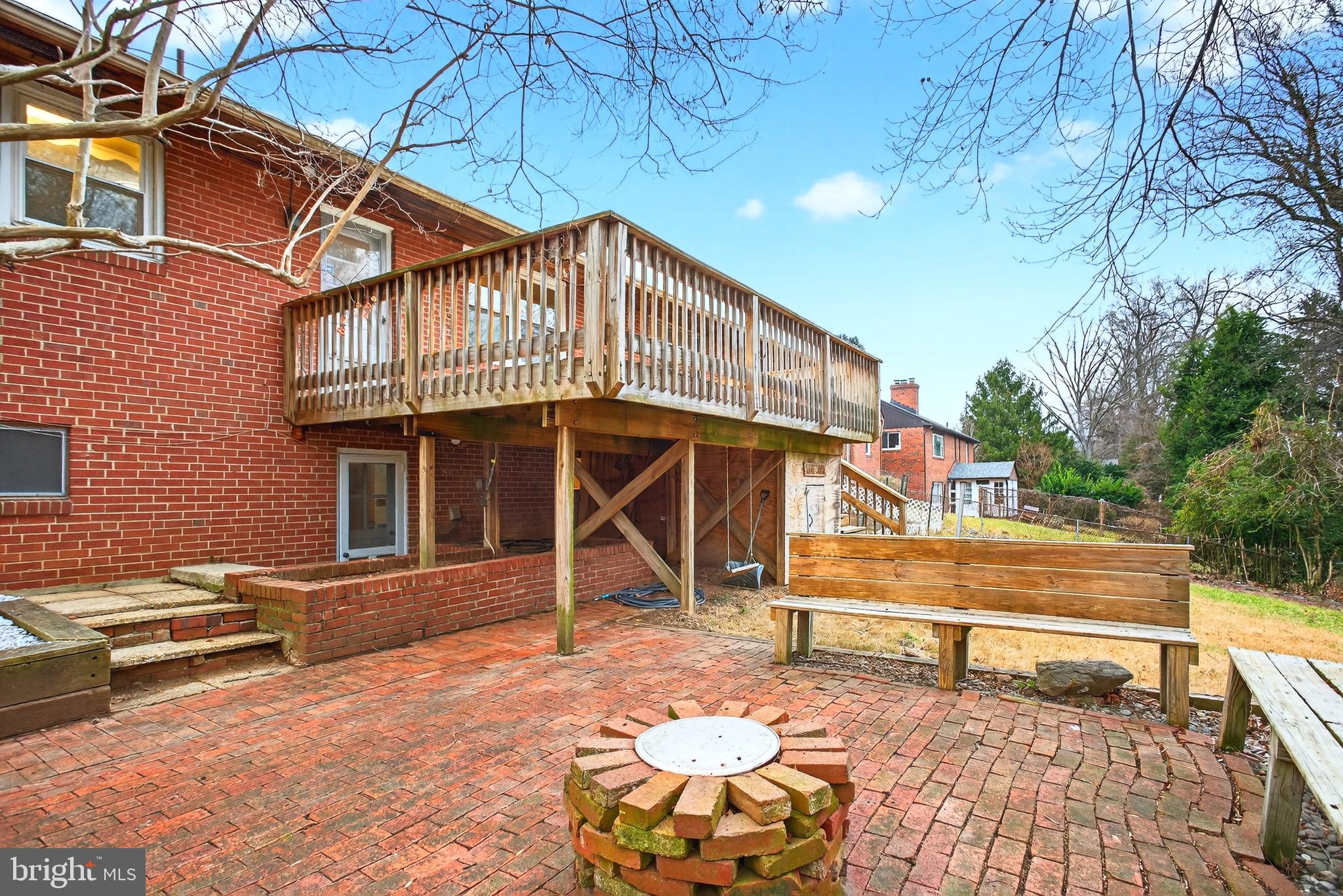 BURNT MILLS GAR-VILL - Residential