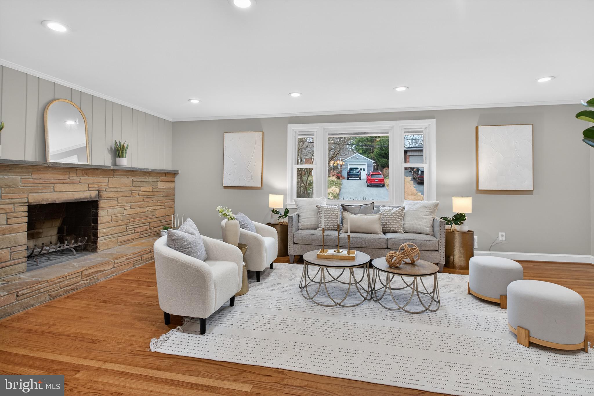 BURNT MILLS GAR-VILL - Residential