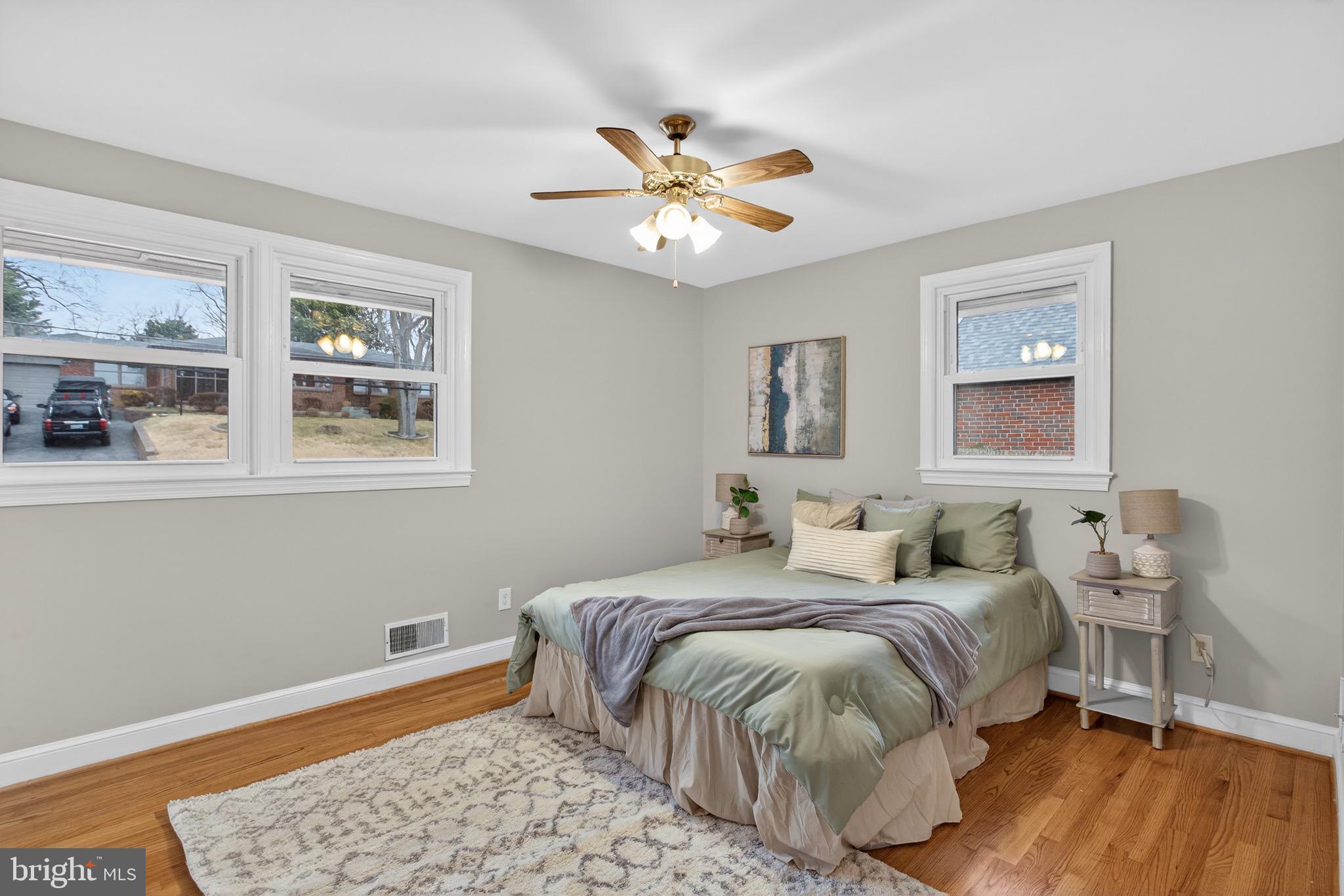 BURNT MILLS GAR-VILL - Residential