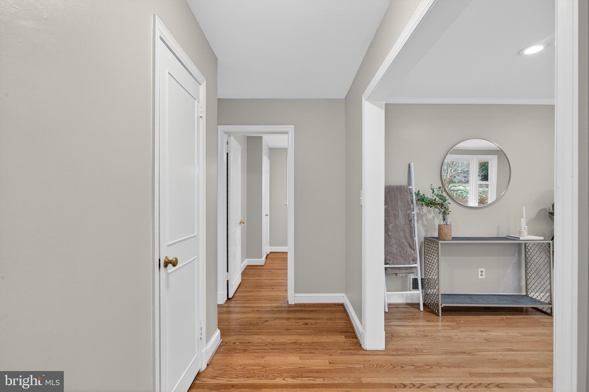 BURNT MILLS GAR-VILL - Residential