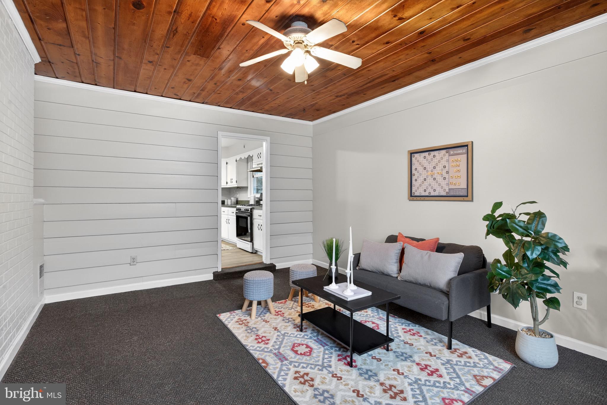 BURNT MILLS GAR-VILL - Residential