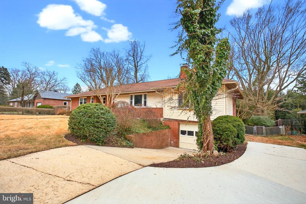 Photo of 413 Southwest Drive, SILVER SPRING, MD 20901 (MLS # MDMC2210684)