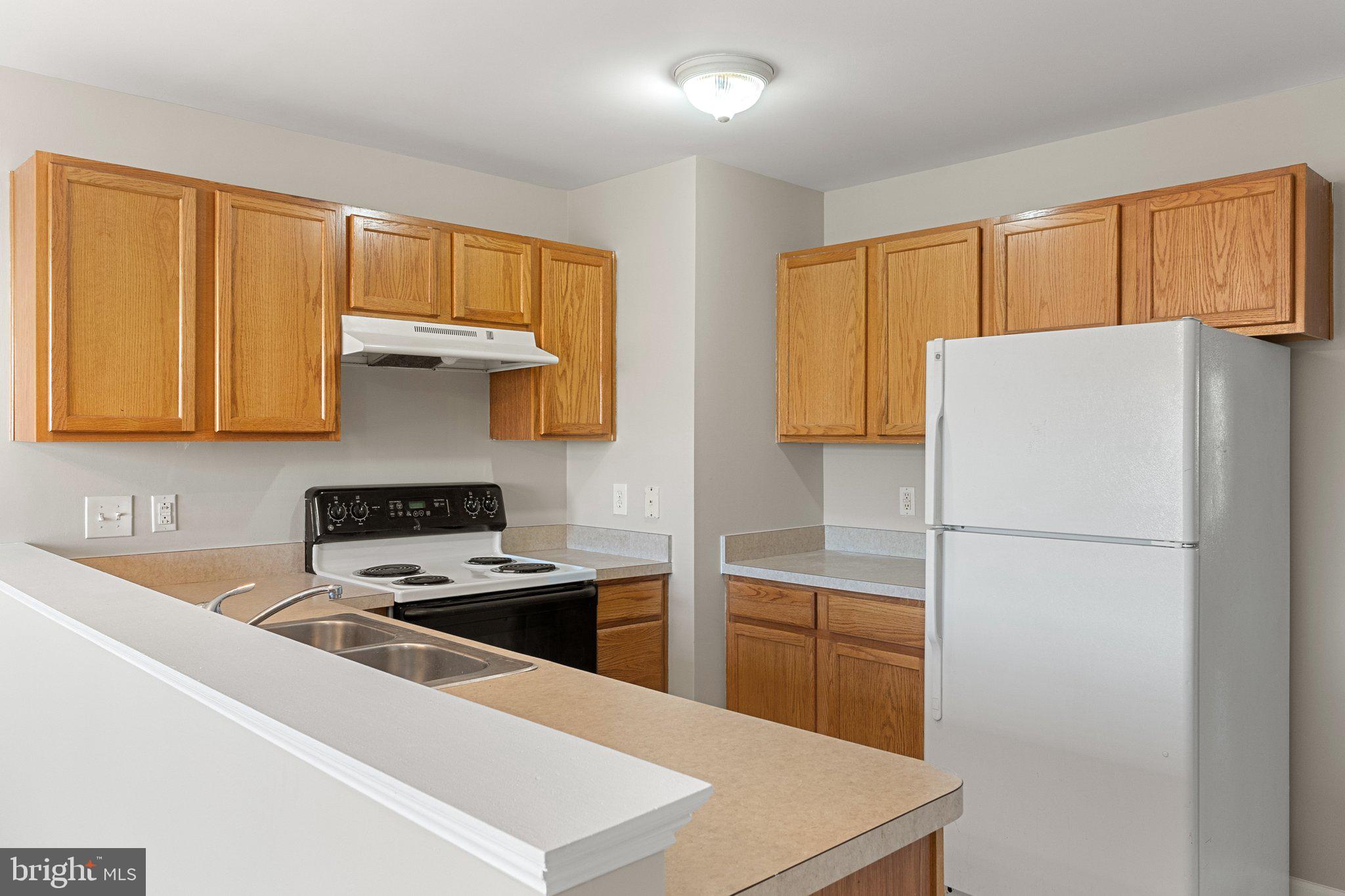 BUNKER HILL TOWNHOMES - Residential