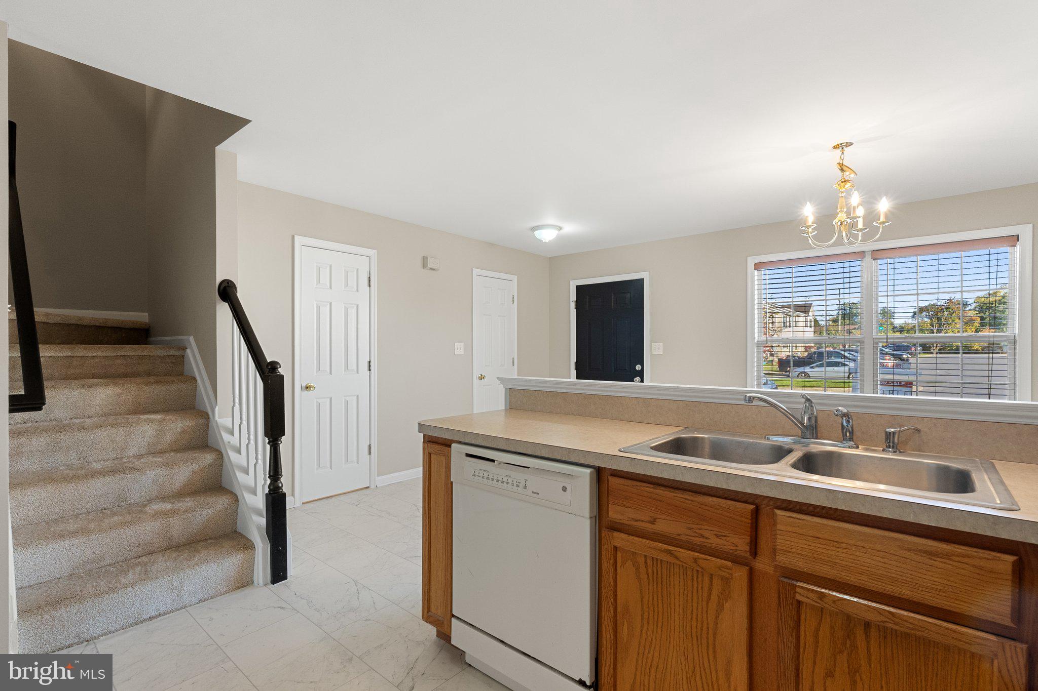 BUNKER HILL TOWNHOMES - Residential