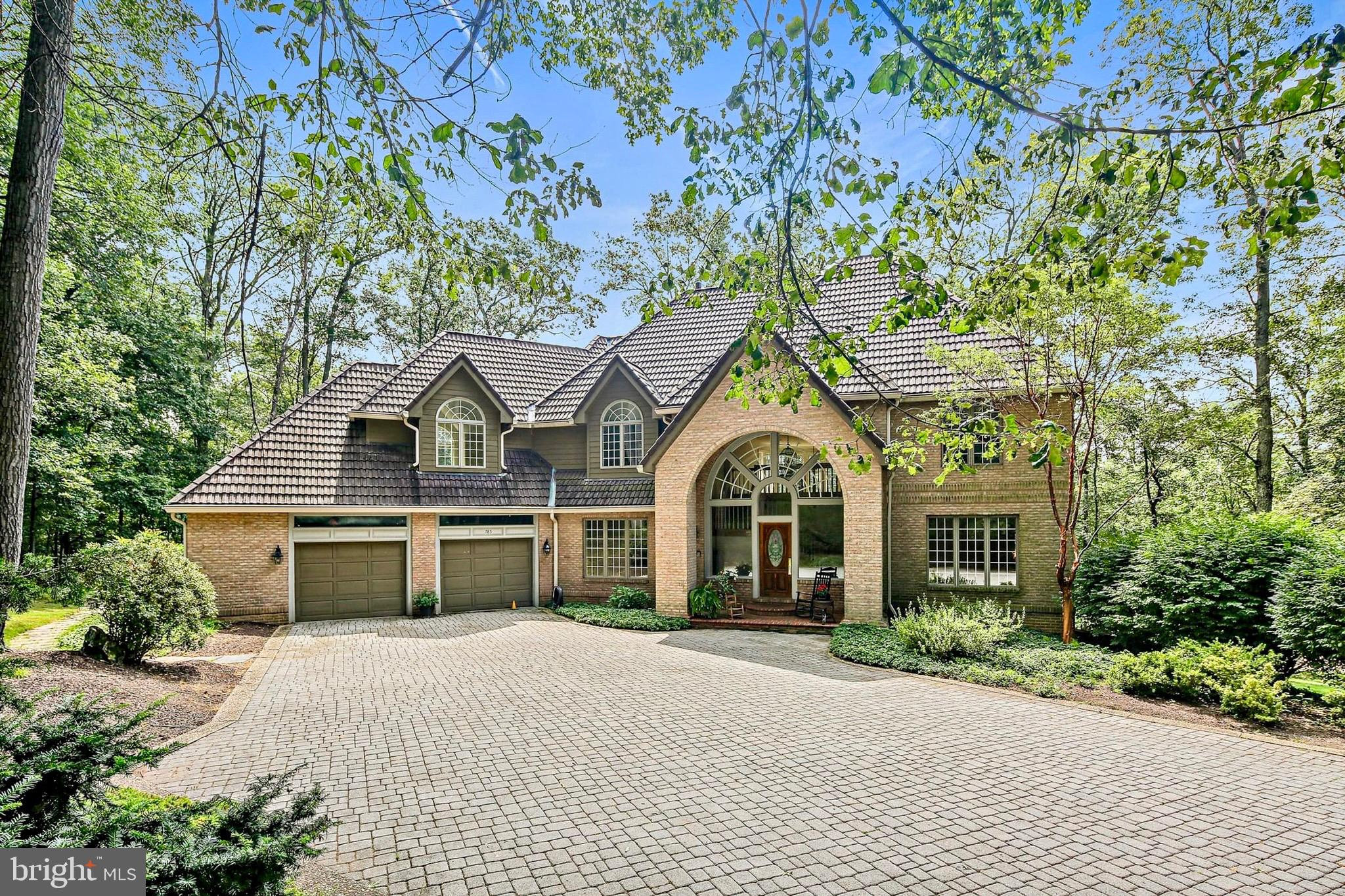 785 VIEW WEST DRIVE