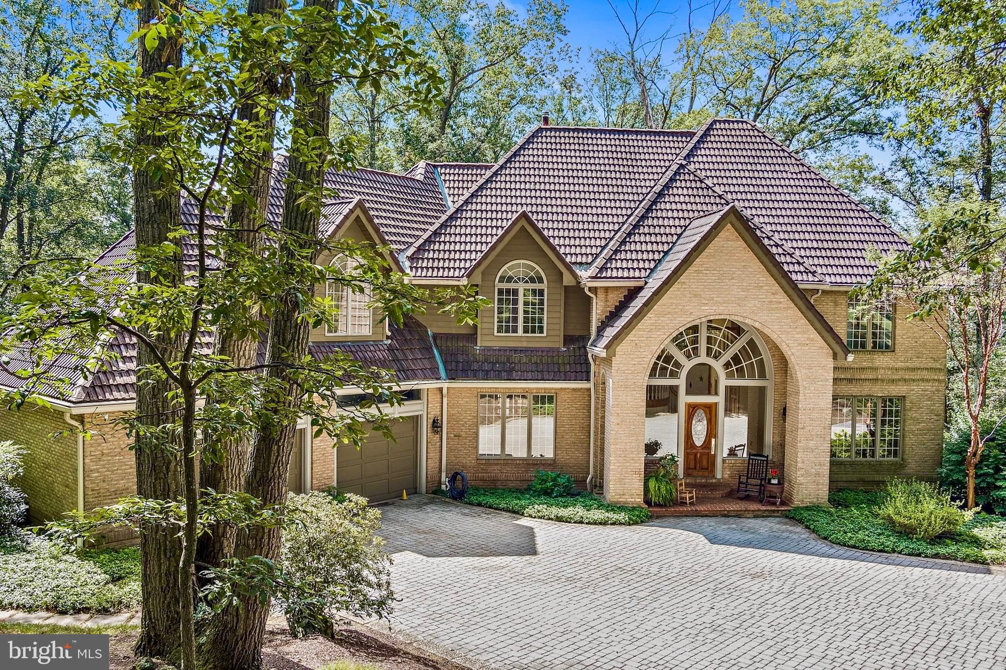 785 VIEW WEST DRIVE