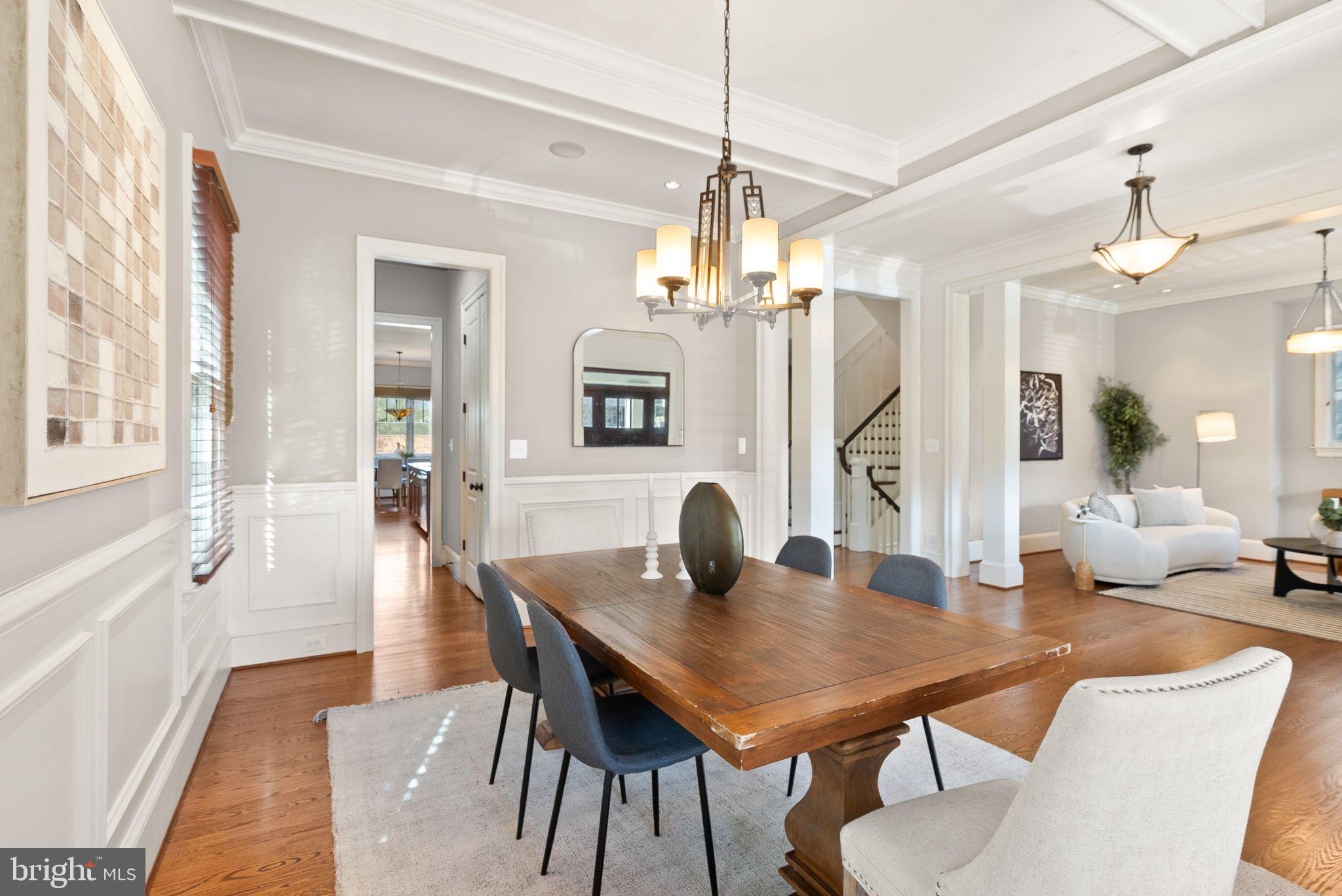 LYON VILLAGE - Residential