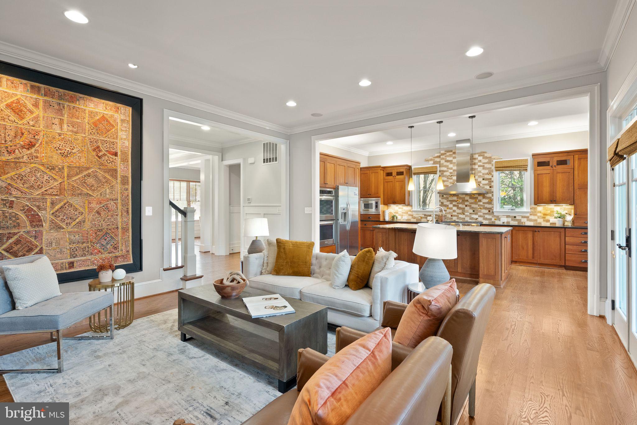 LYON VILLAGE - Residential