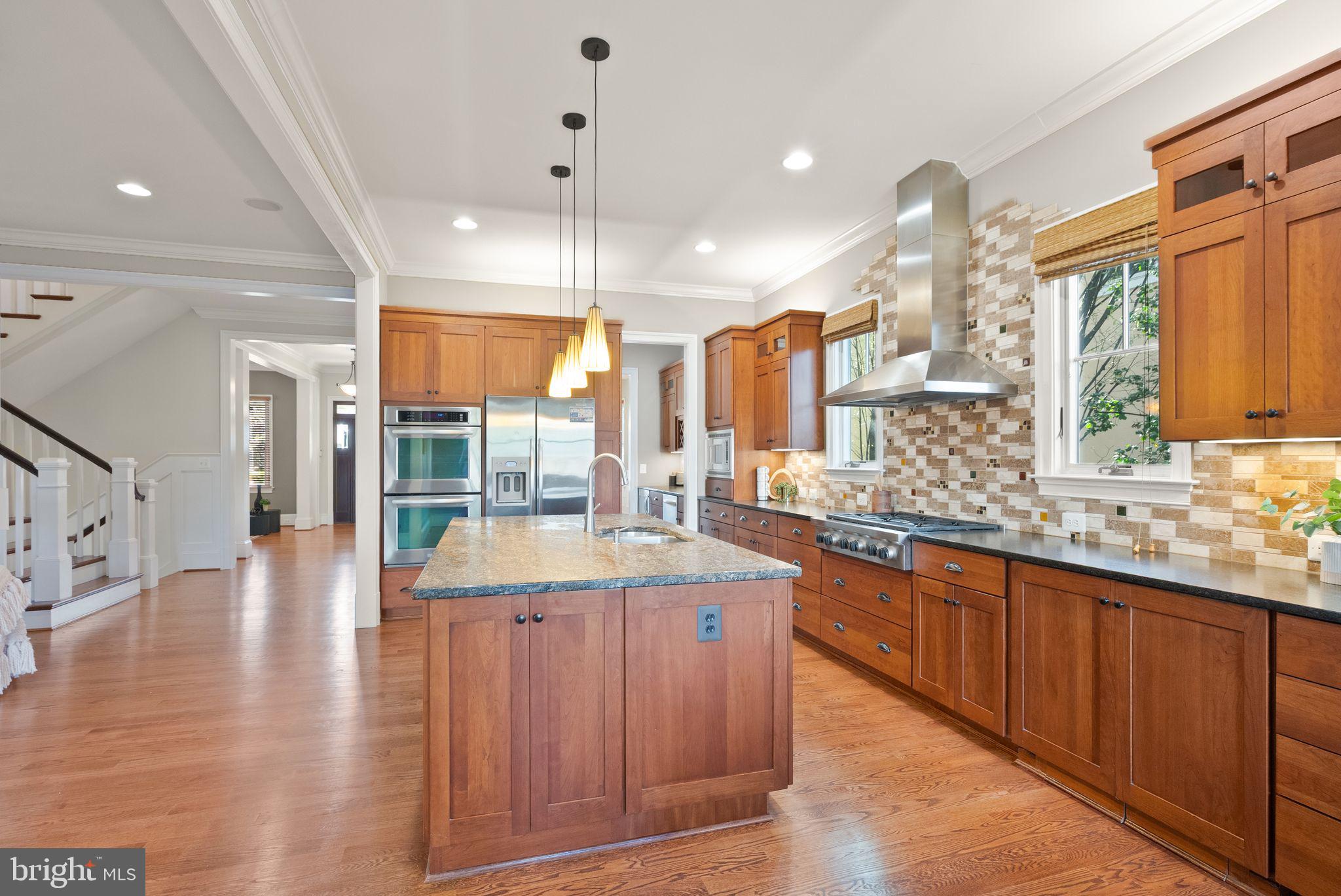 LYON VILLAGE - Residential