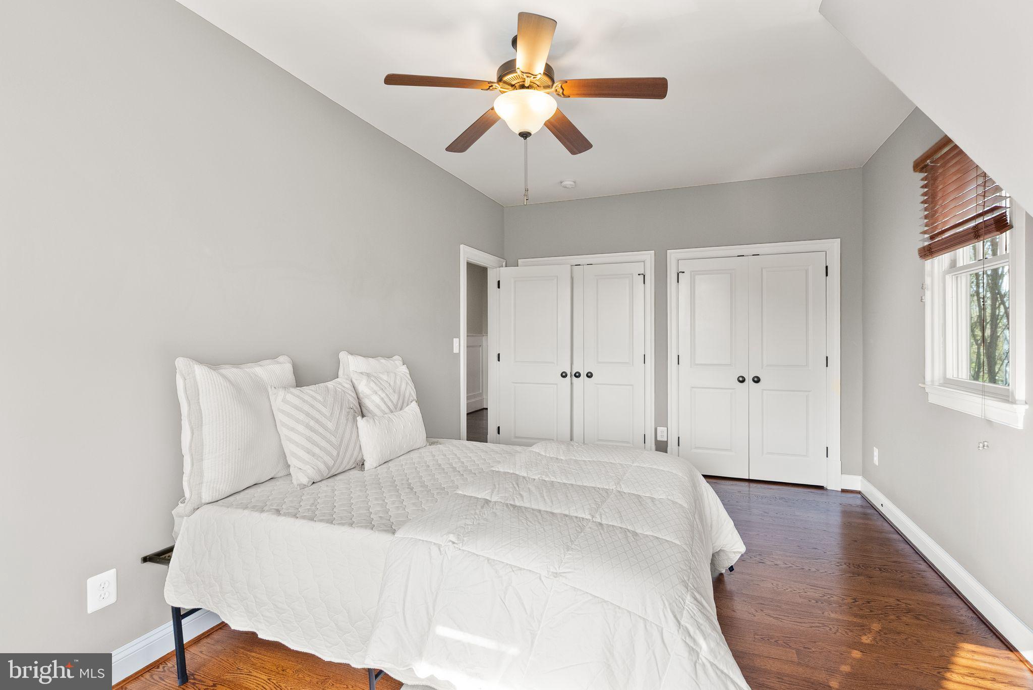 LYON VILLAGE - Residential