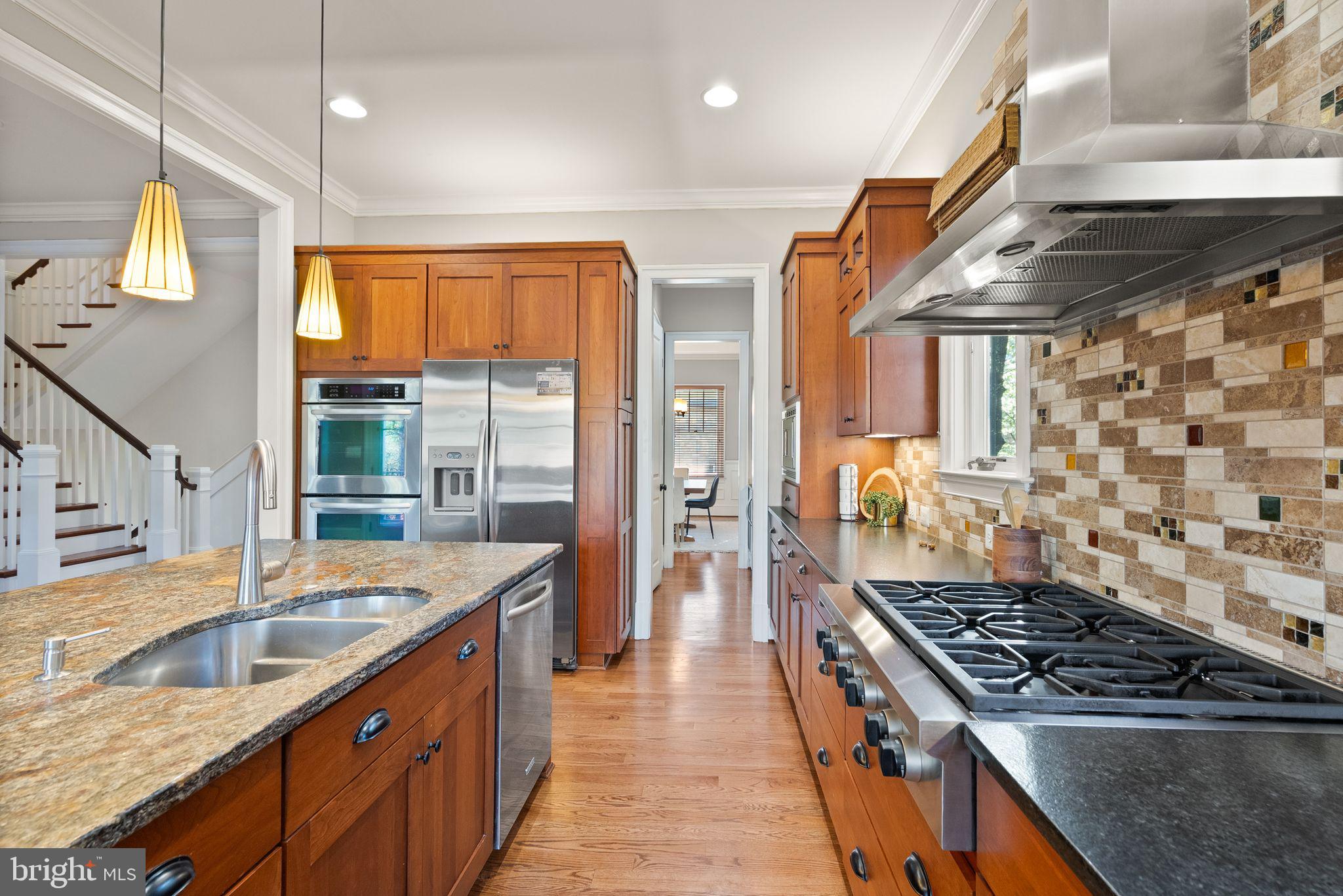 LYON VILLAGE - Residential