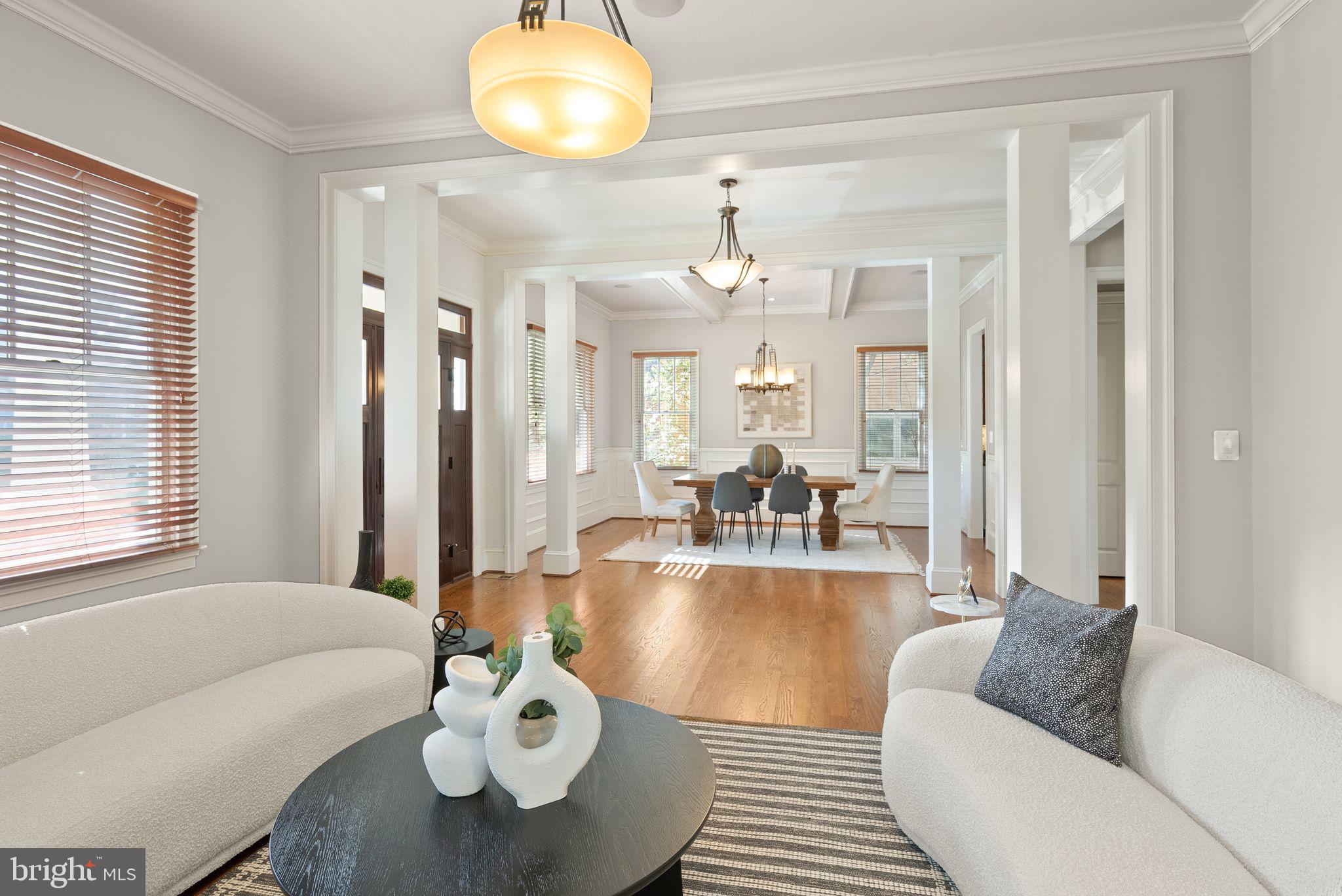 LYON VILLAGE - Residential