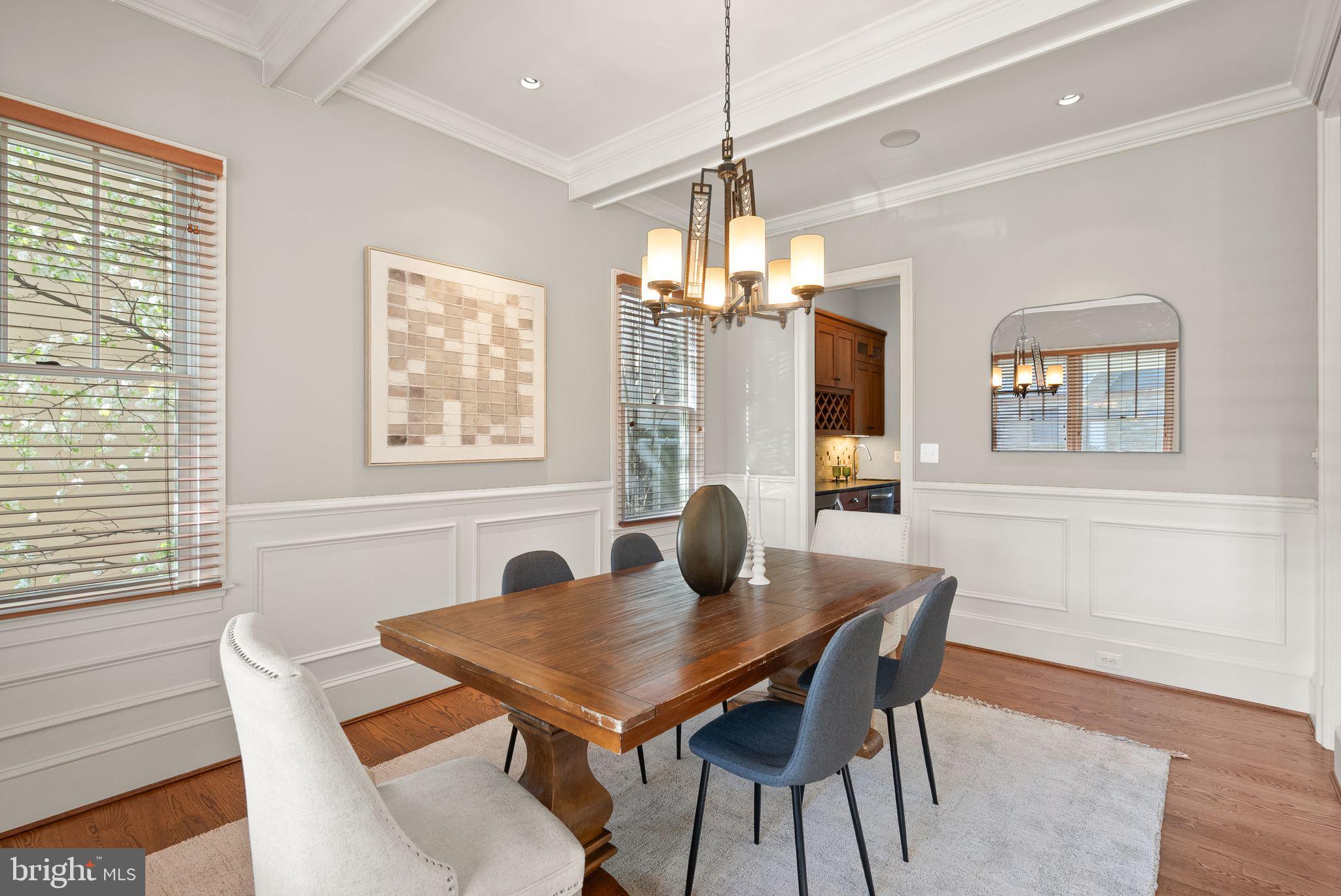 LYON VILLAGE - Residential