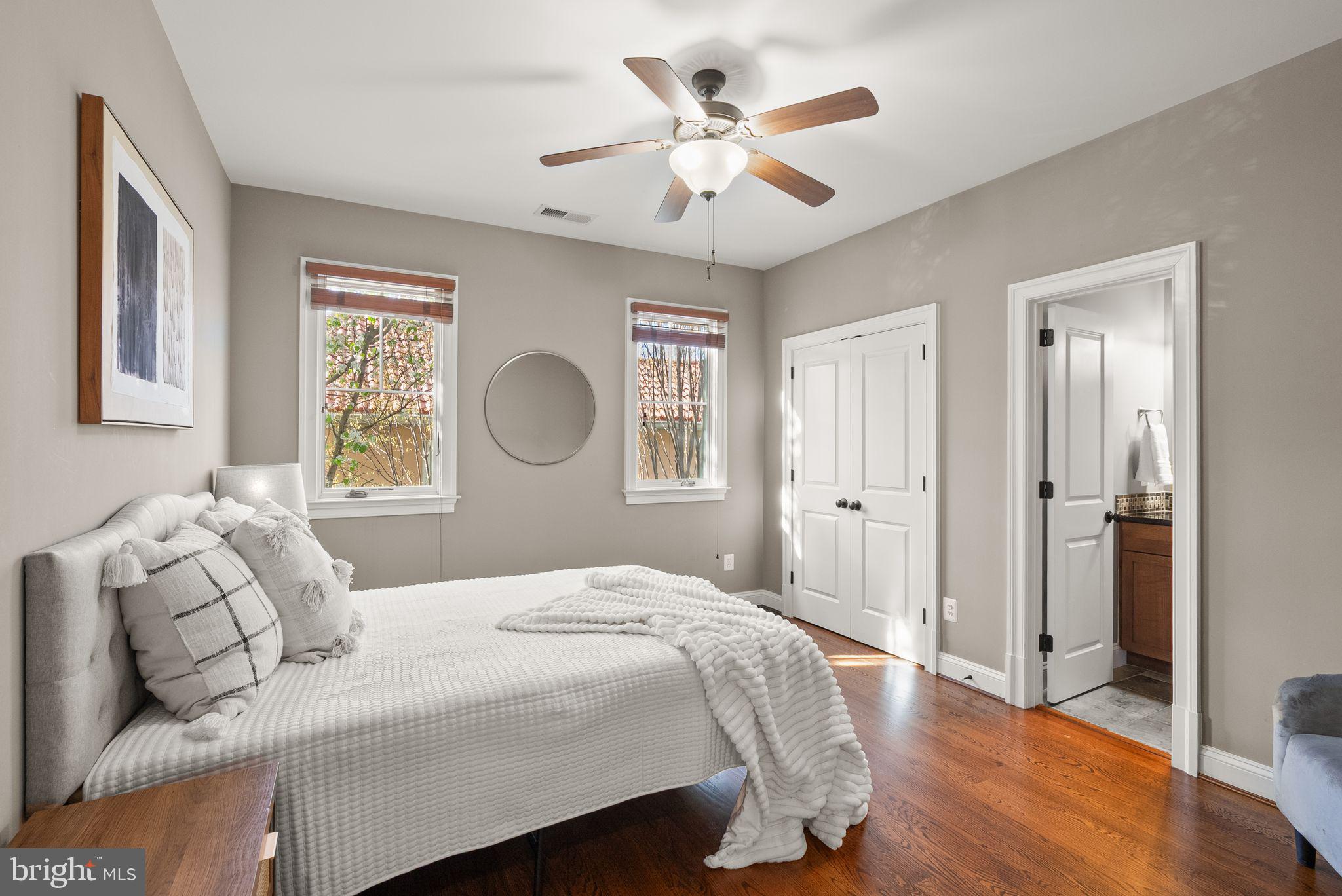 LYON VILLAGE - Residential