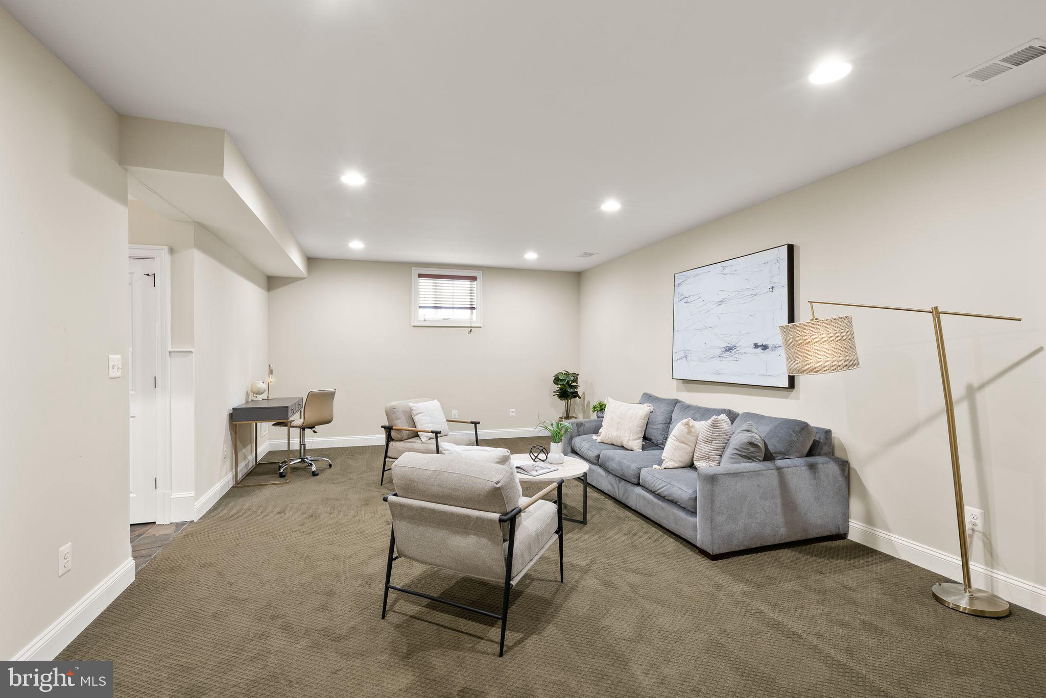 LYON VILLAGE - Residential