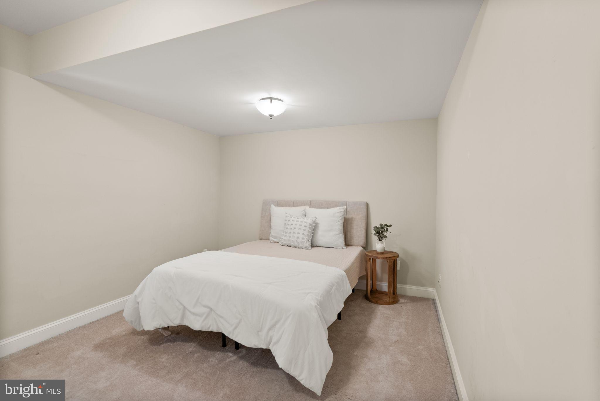 LYON VILLAGE - Residential