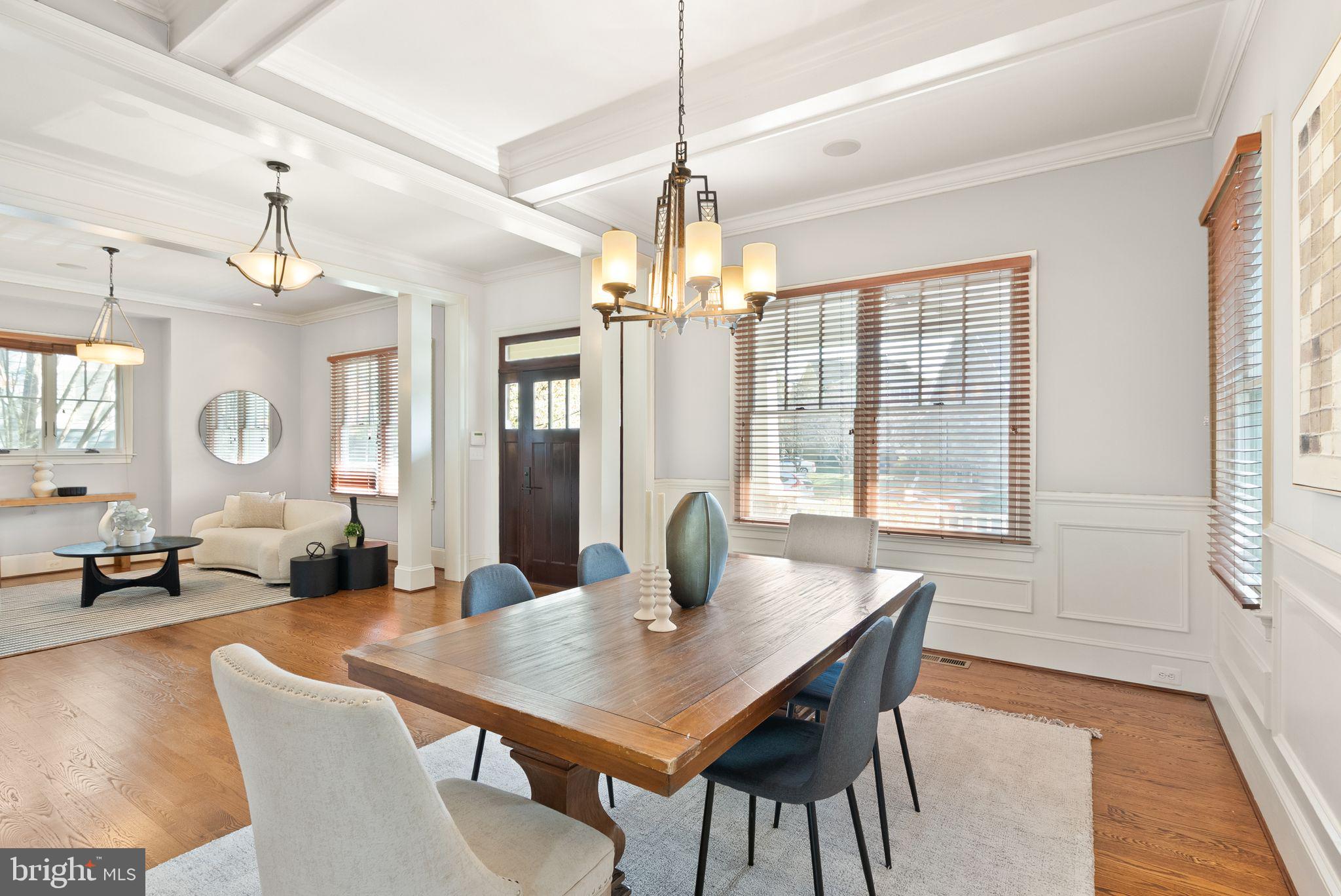 LYON VILLAGE - Residential