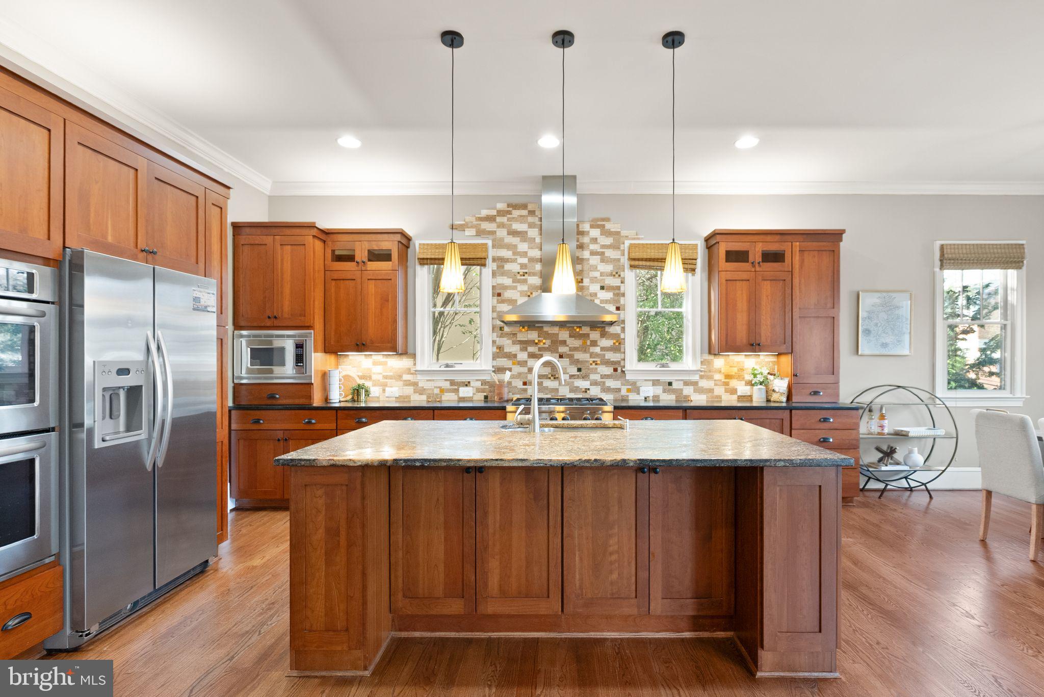 LYON VILLAGE - Residential