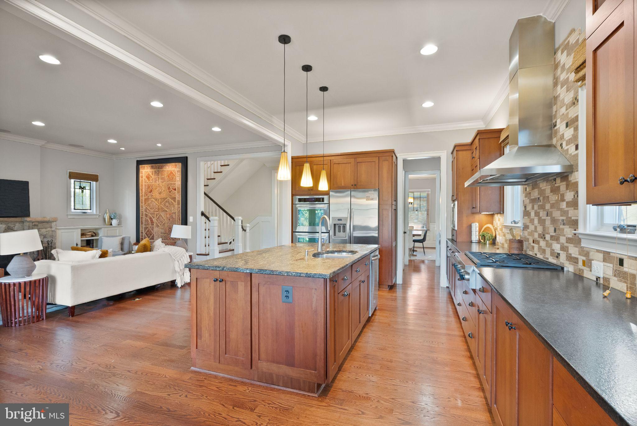 LYON VILLAGE - Residential