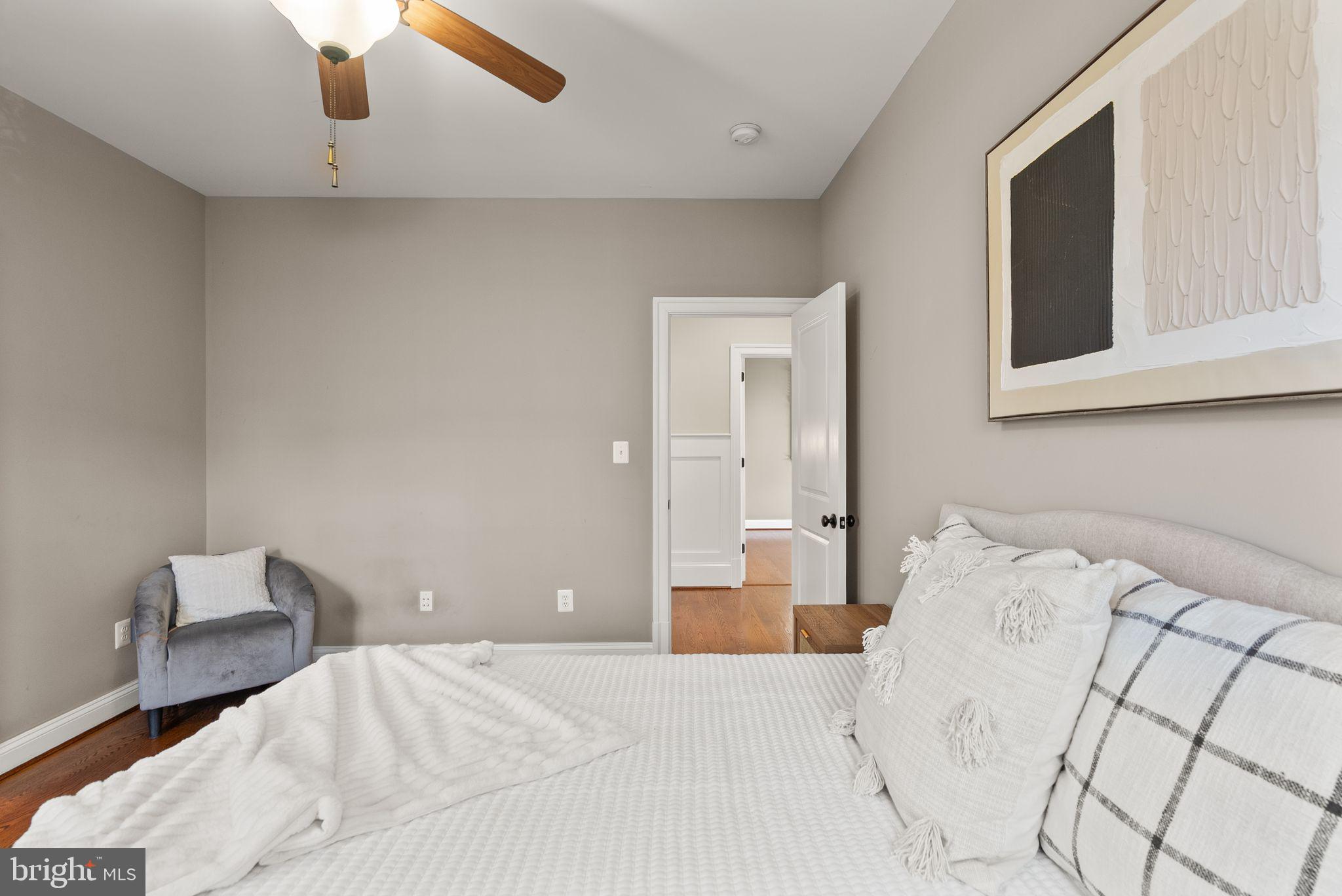 LYON VILLAGE - Residential