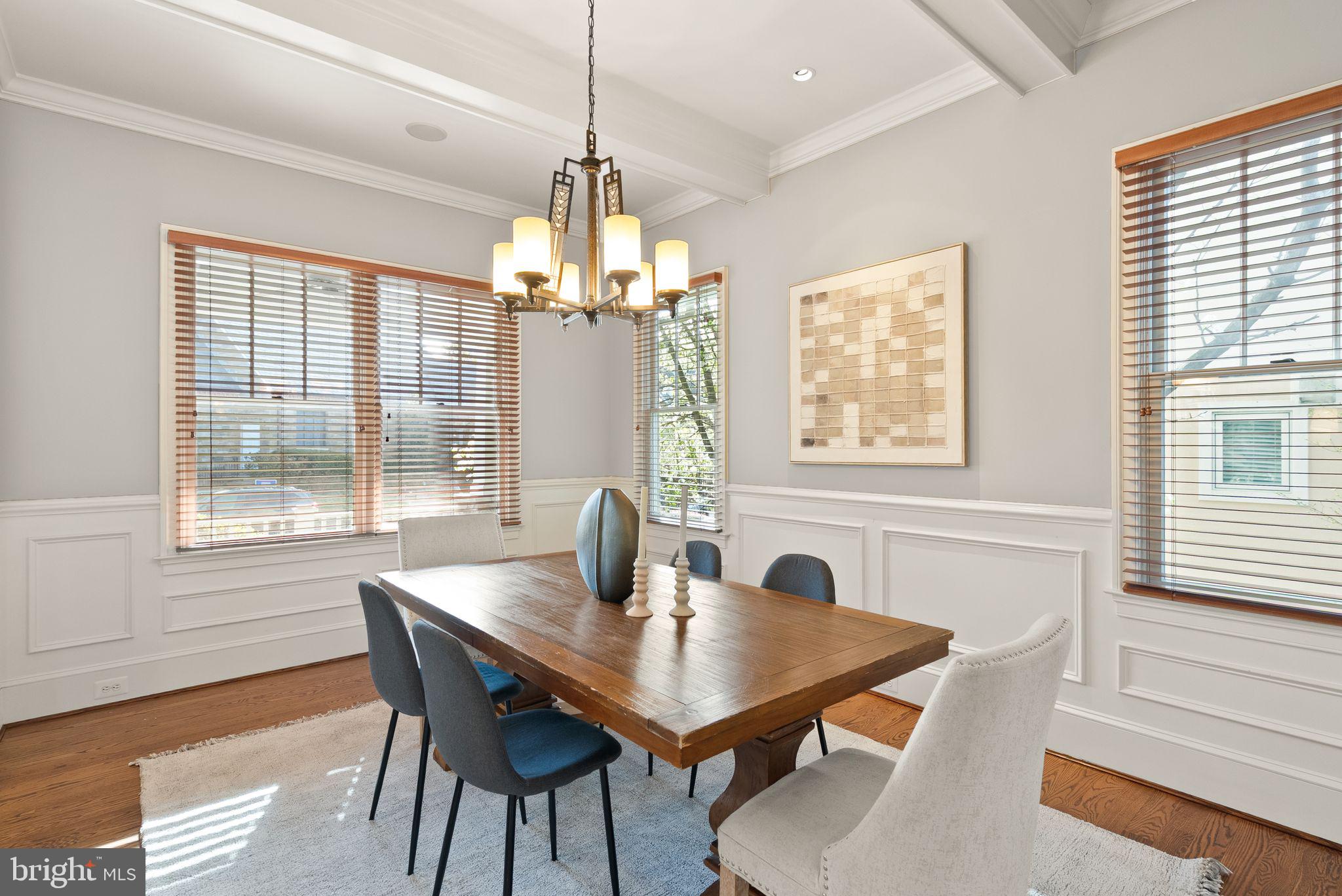 LYON VILLAGE - Residential