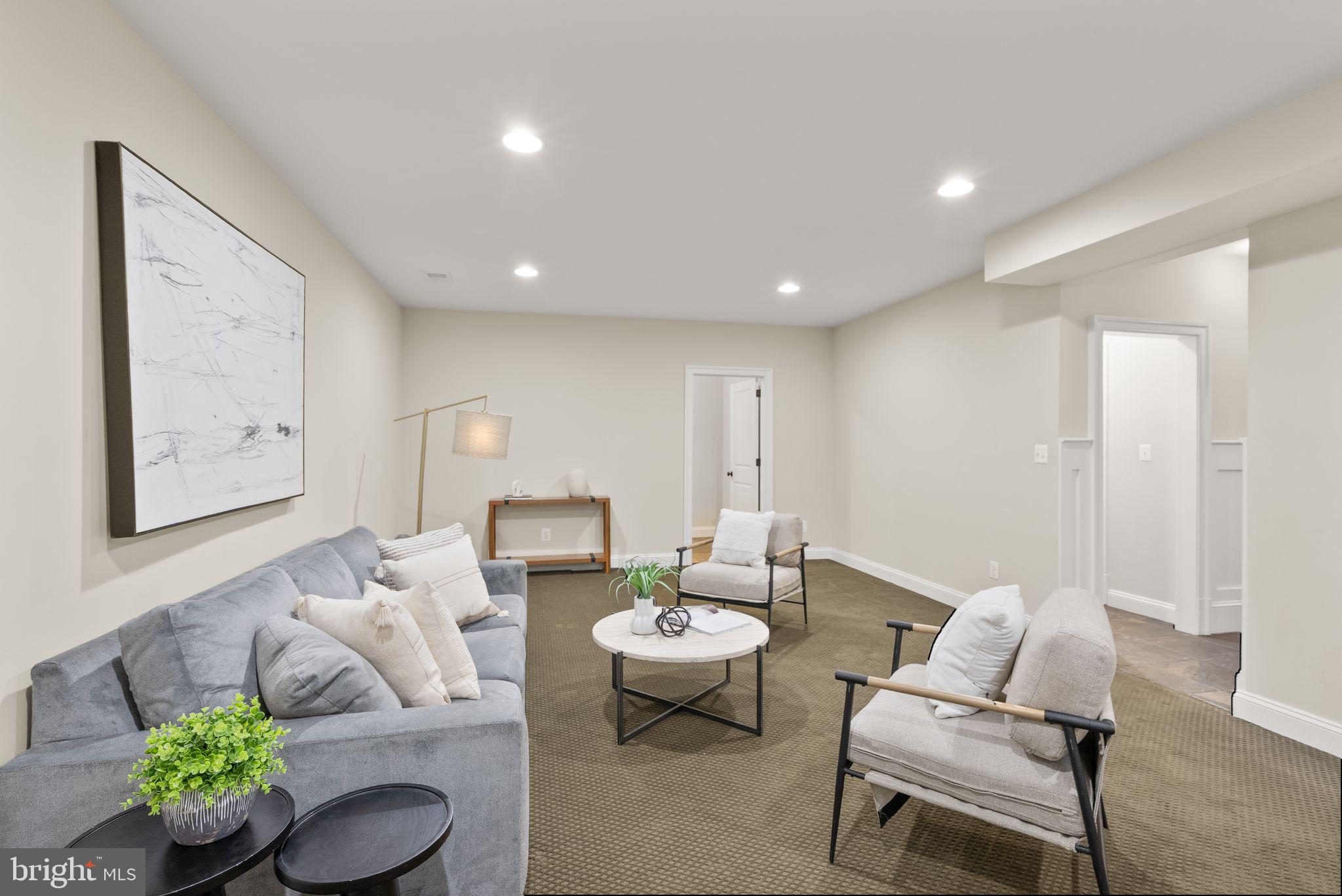 LYON VILLAGE - Residential