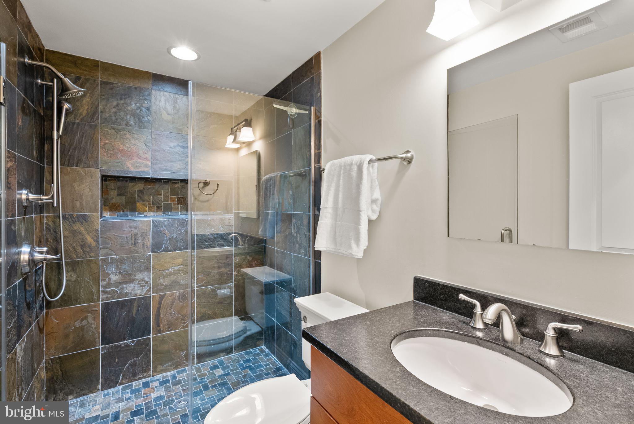 LYON VILLAGE - Residential