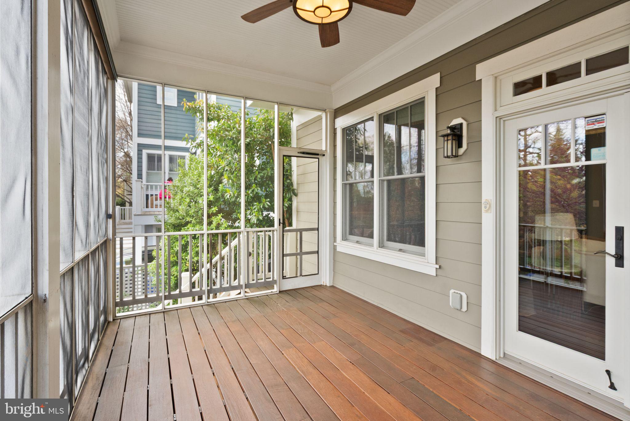 LYON VILLAGE - Residential