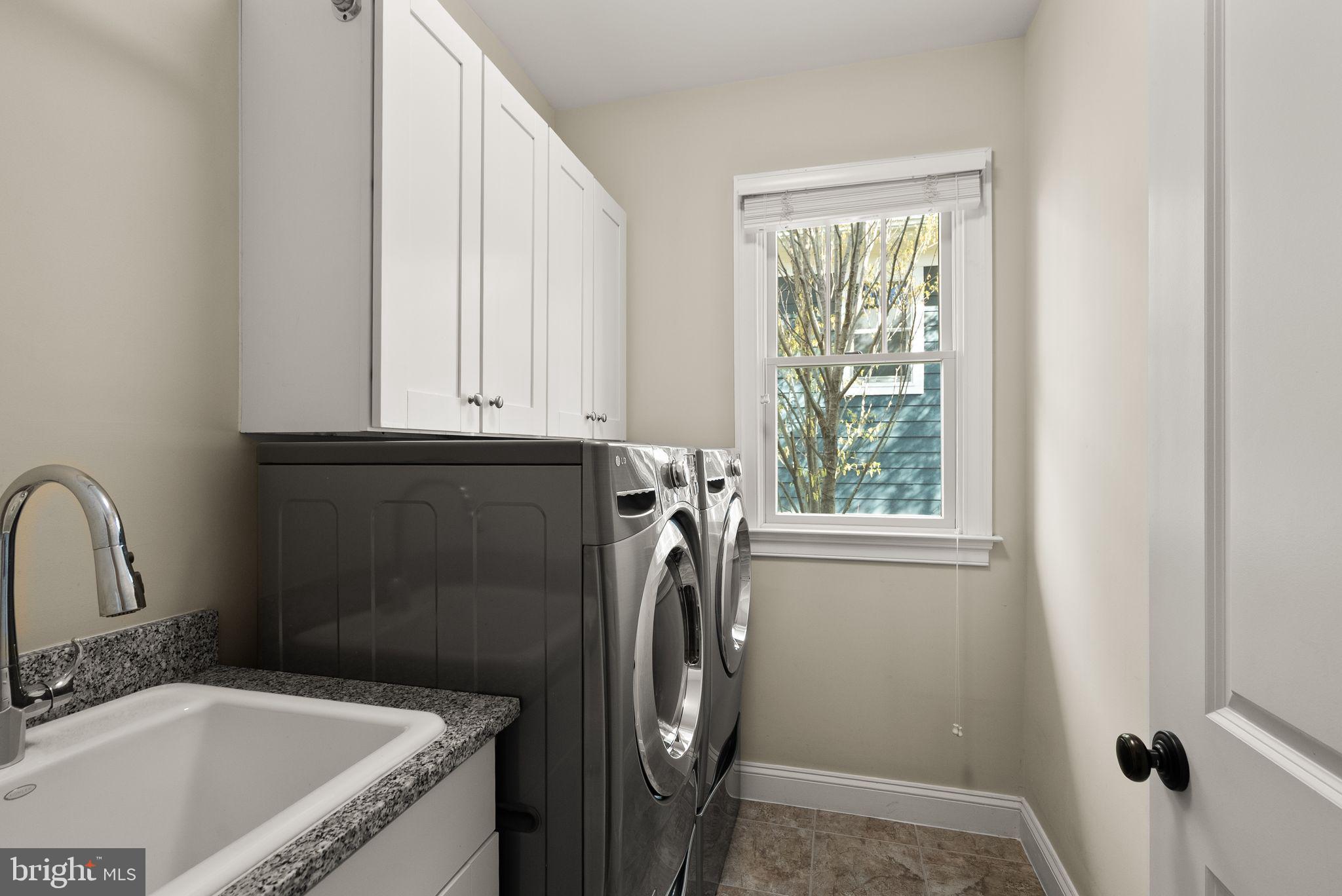 LYON VILLAGE - Residential