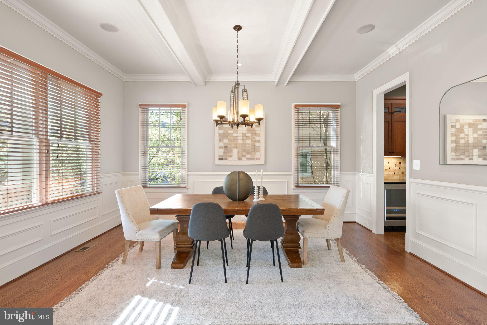 LYON VILLAGE - Residential