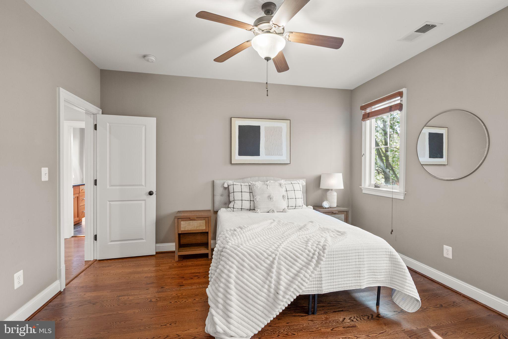 LYON VILLAGE - Residential