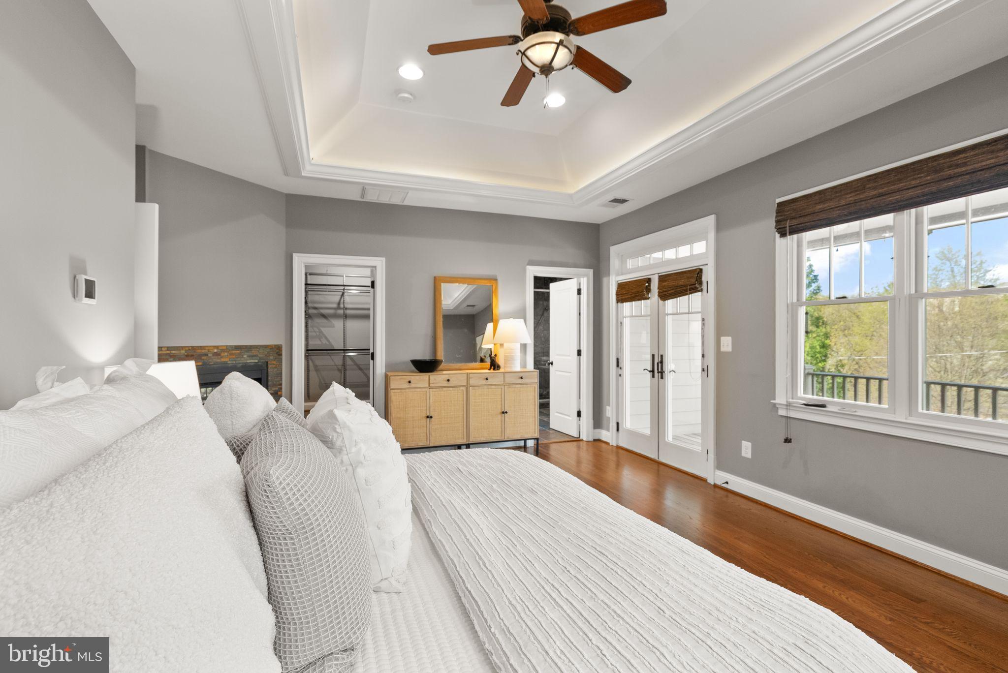 LYON VILLAGE - Residential