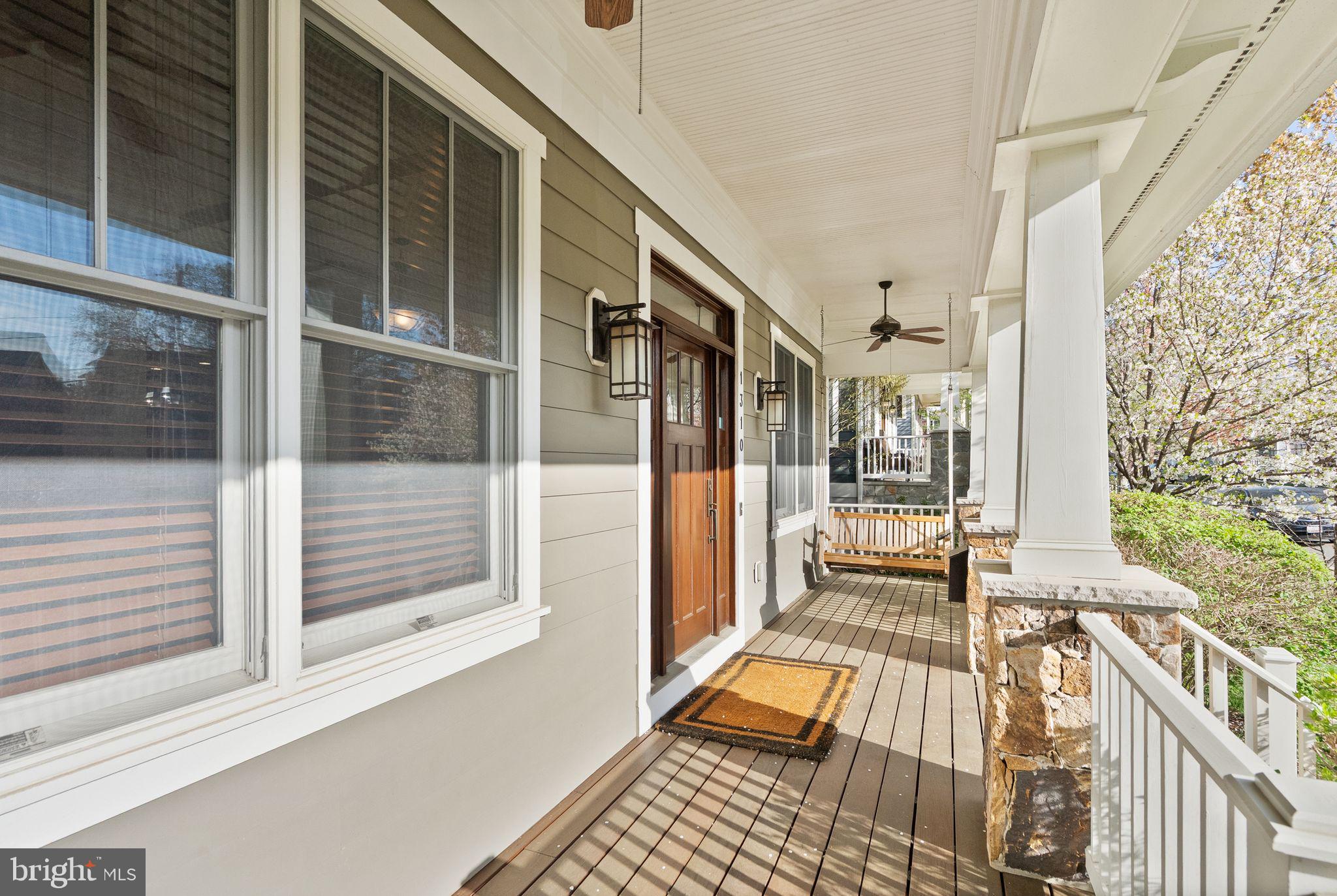 LYON VILLAGE - Residential