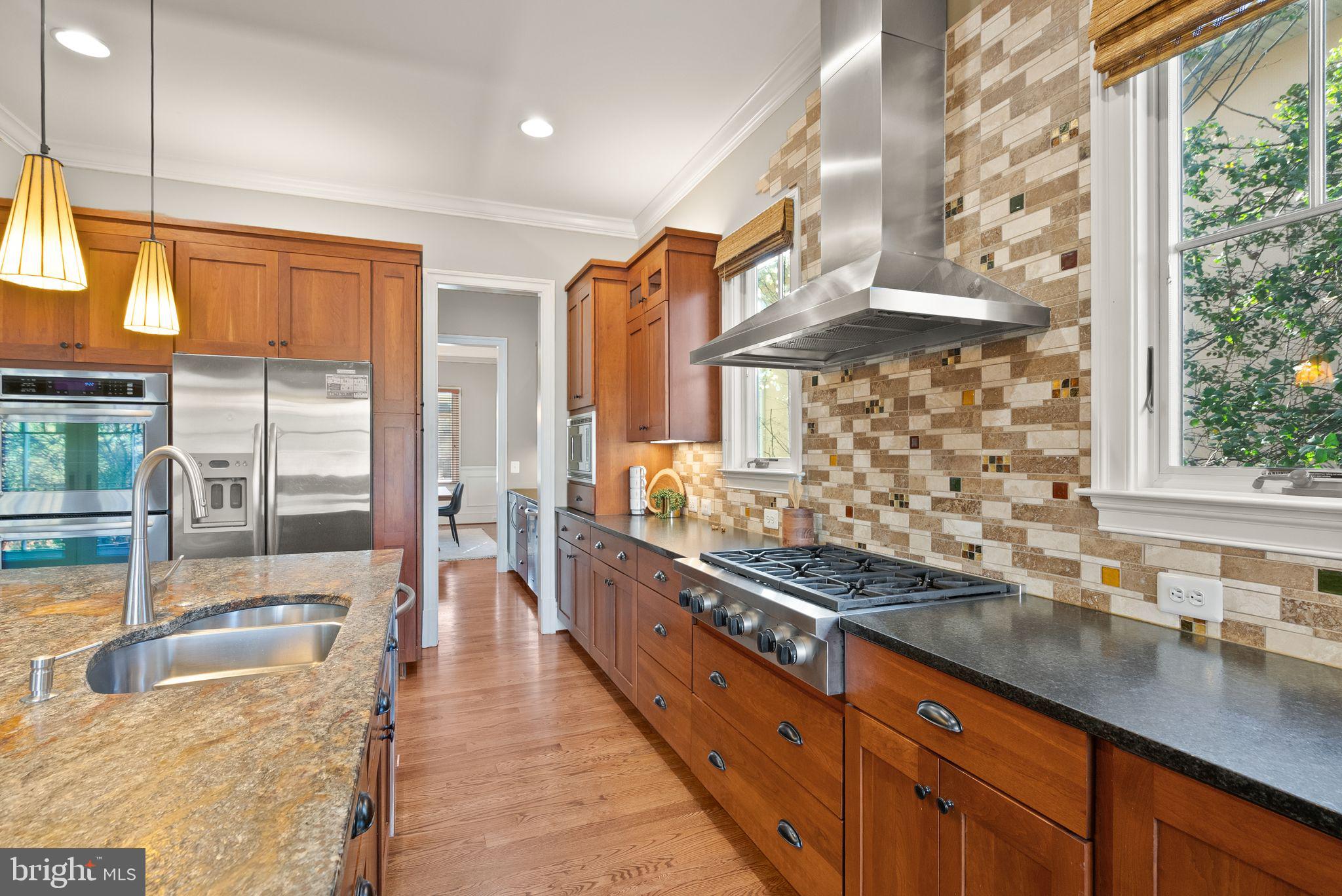 LYON VILLAGE - Residential