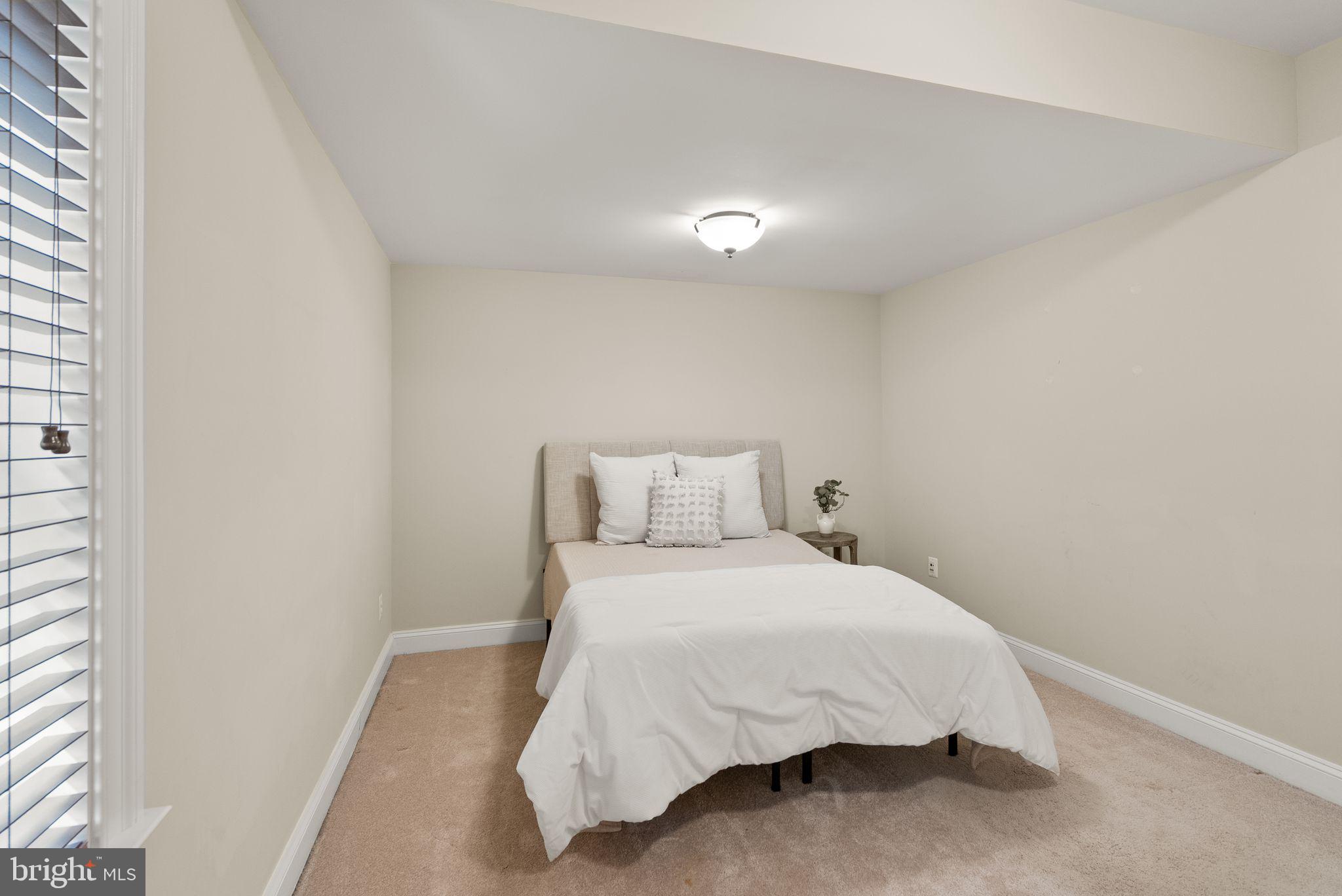 LYON VILLAGE - Residential