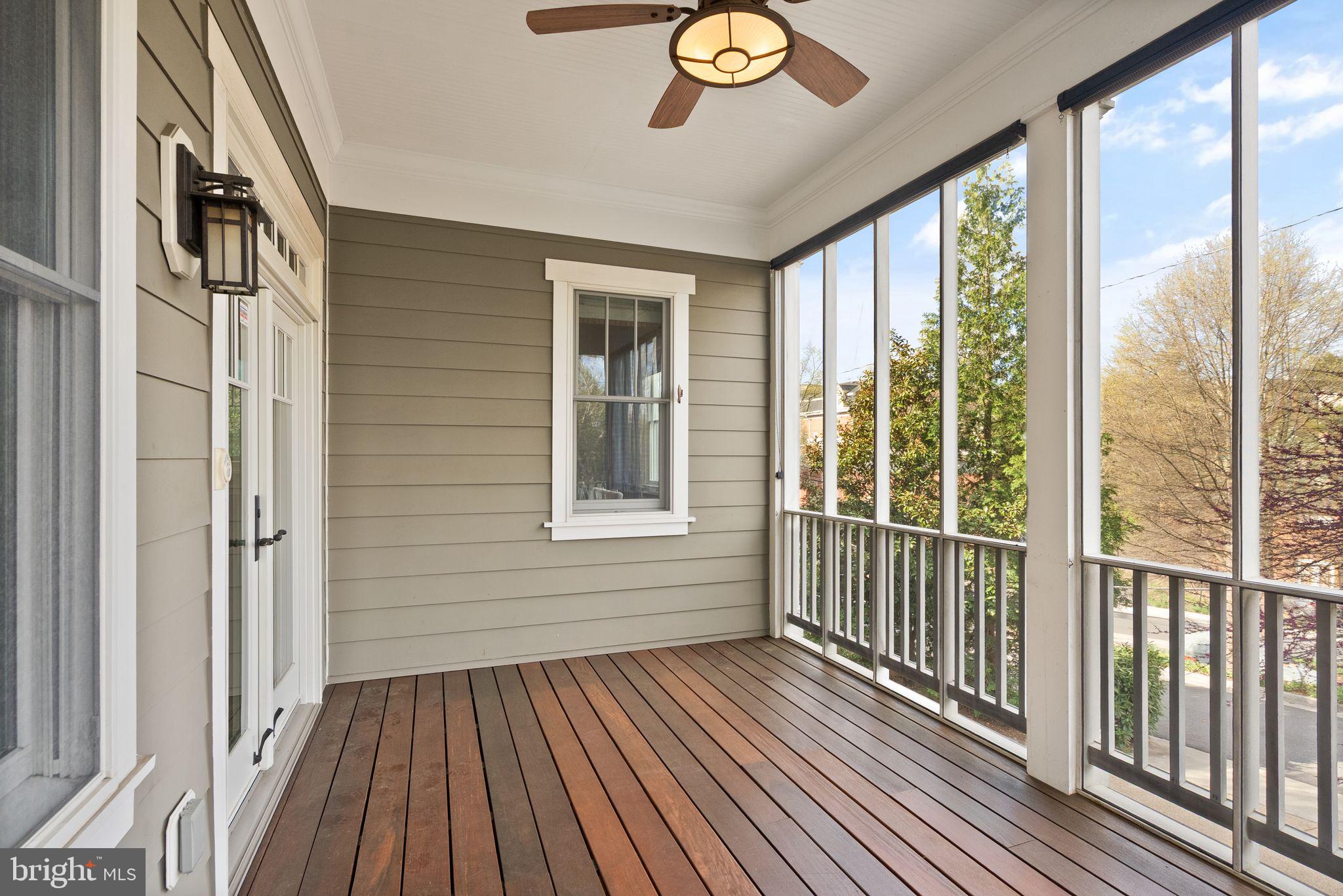 LYON VILLAGE - Residential