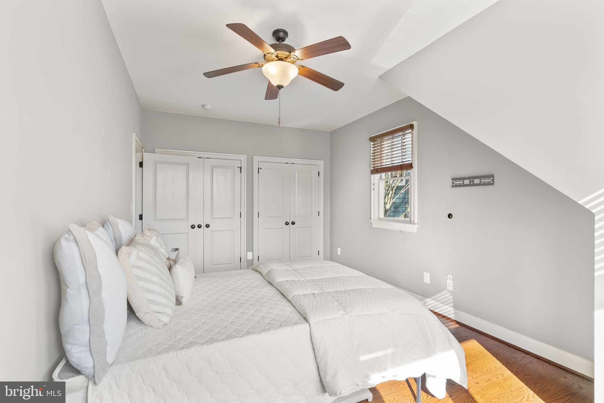 LYON VILLAGE - Residential