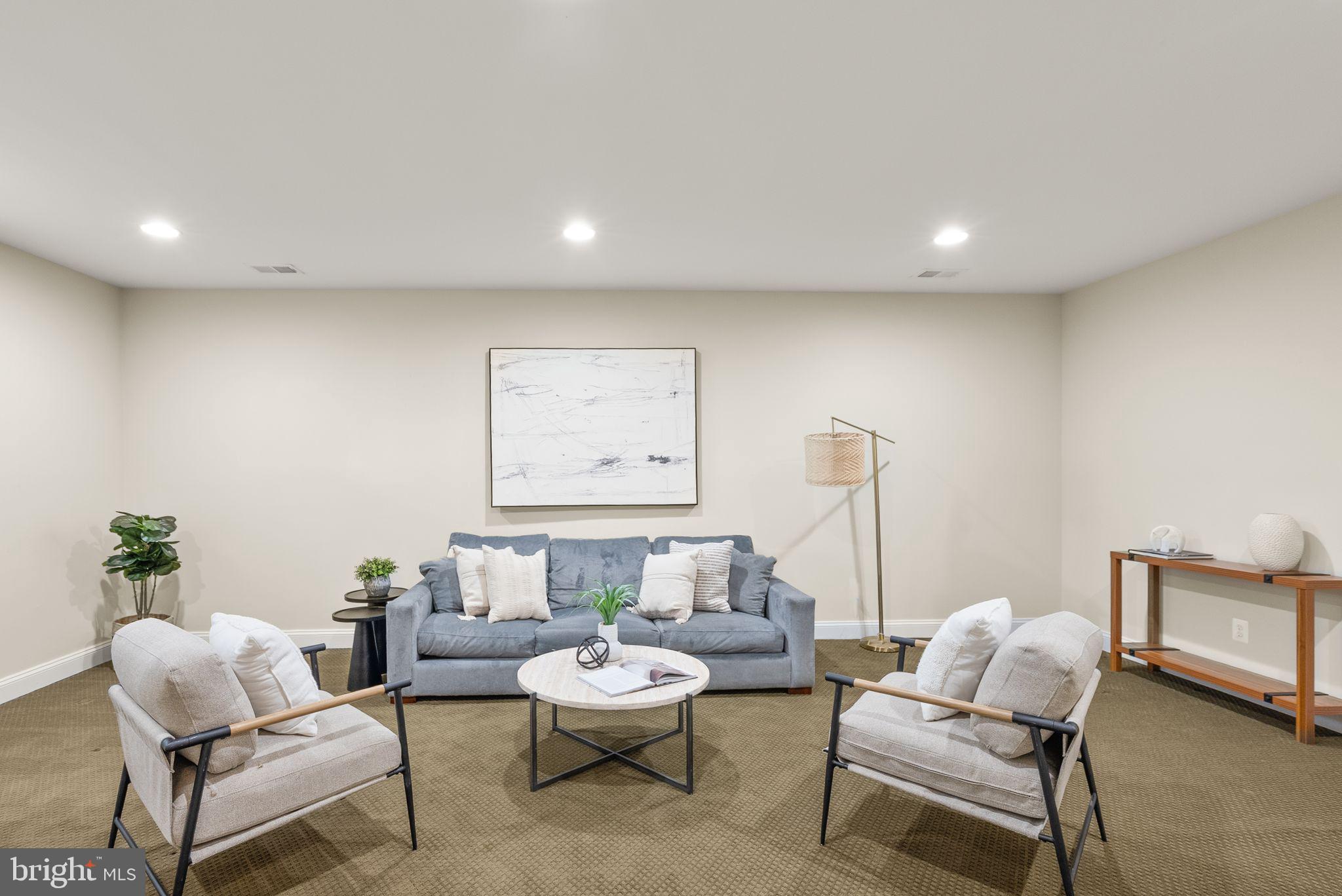 LYON VILLAGE - Residential