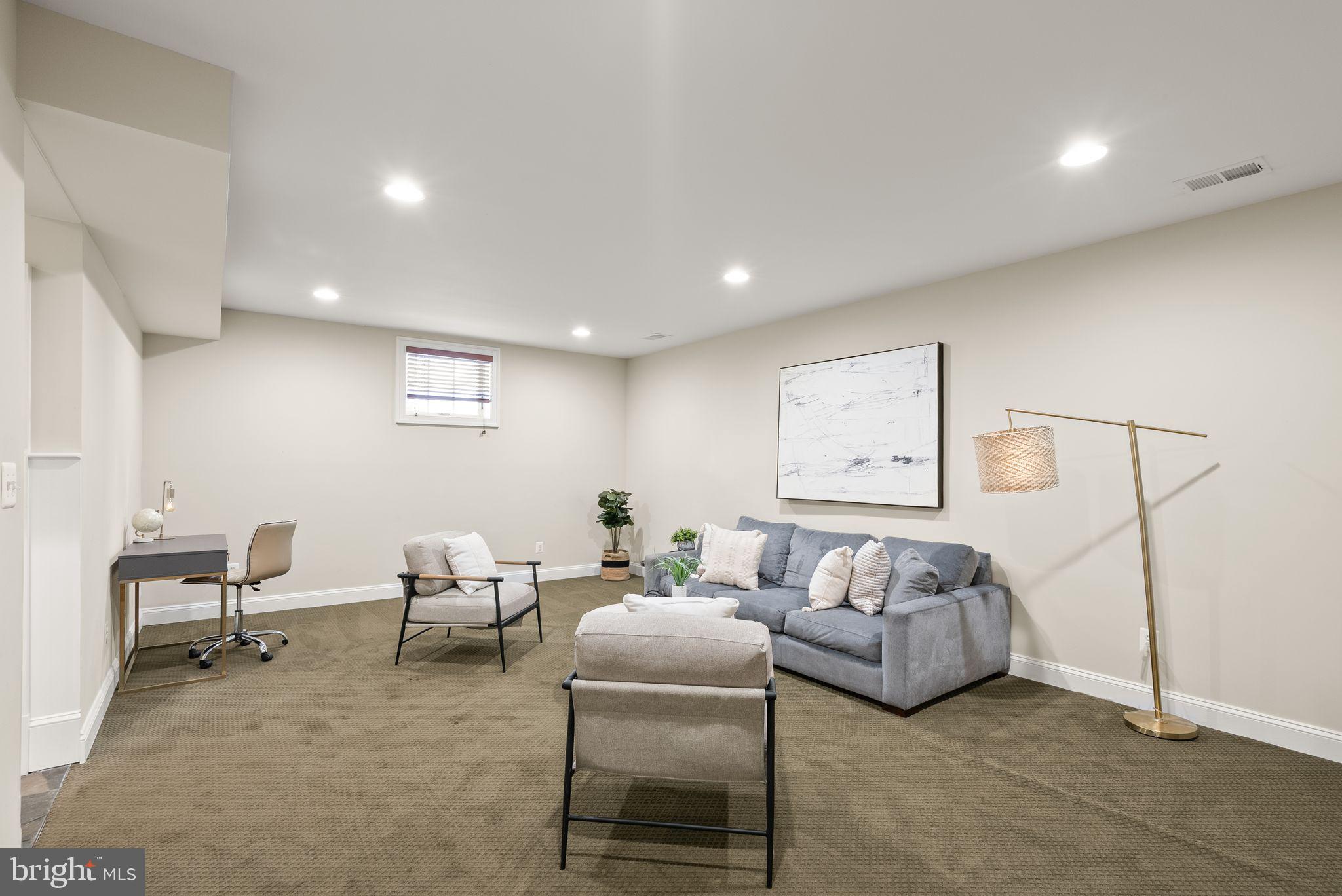 LYON VILLAGE - Residential