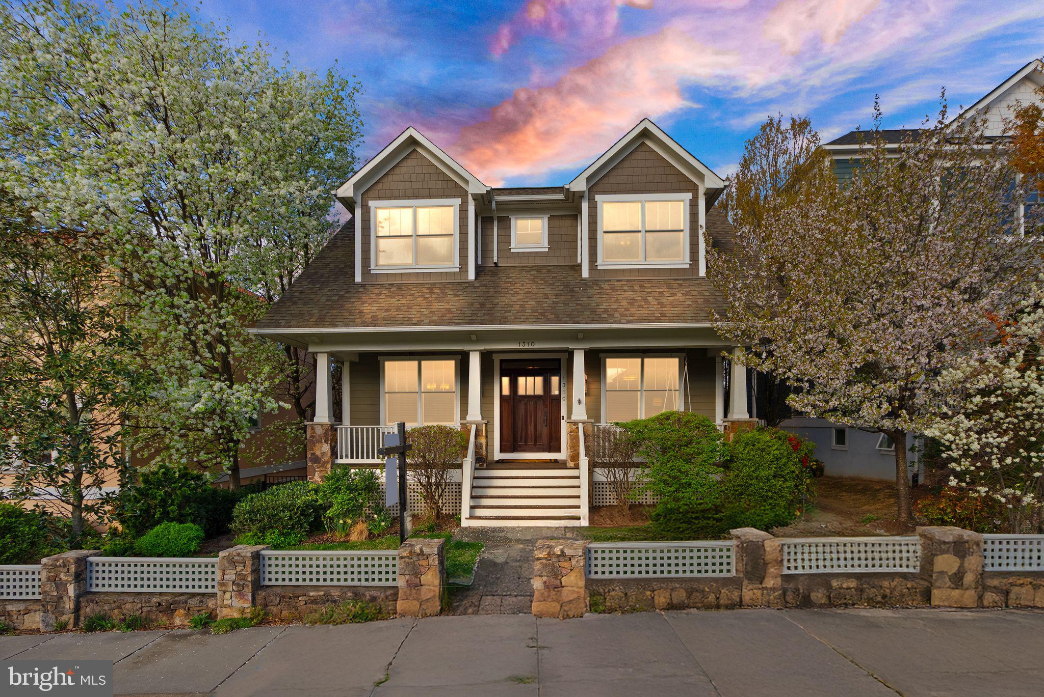 LYON VILLAGE - Residential