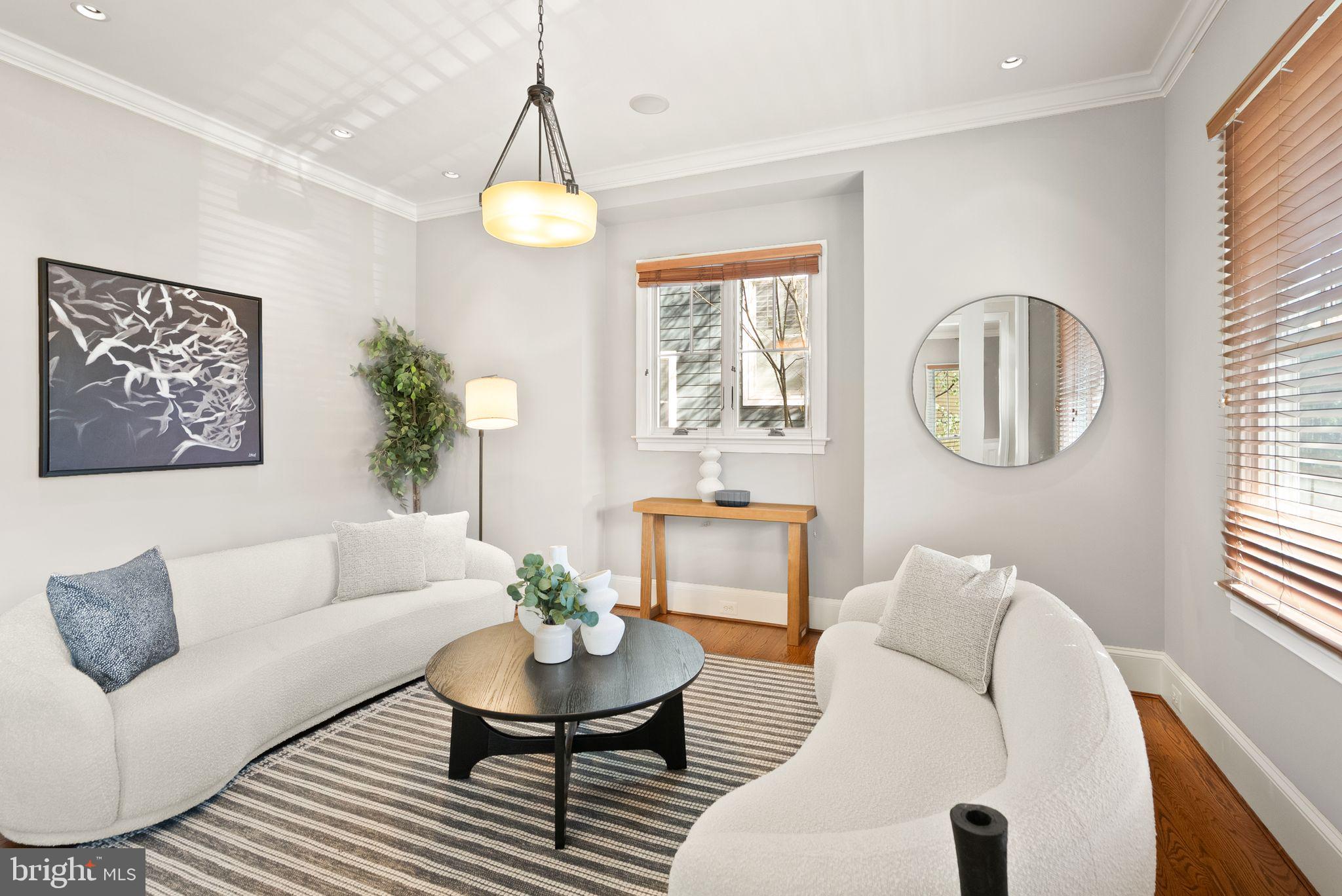 LYON VILLAGE - Residential