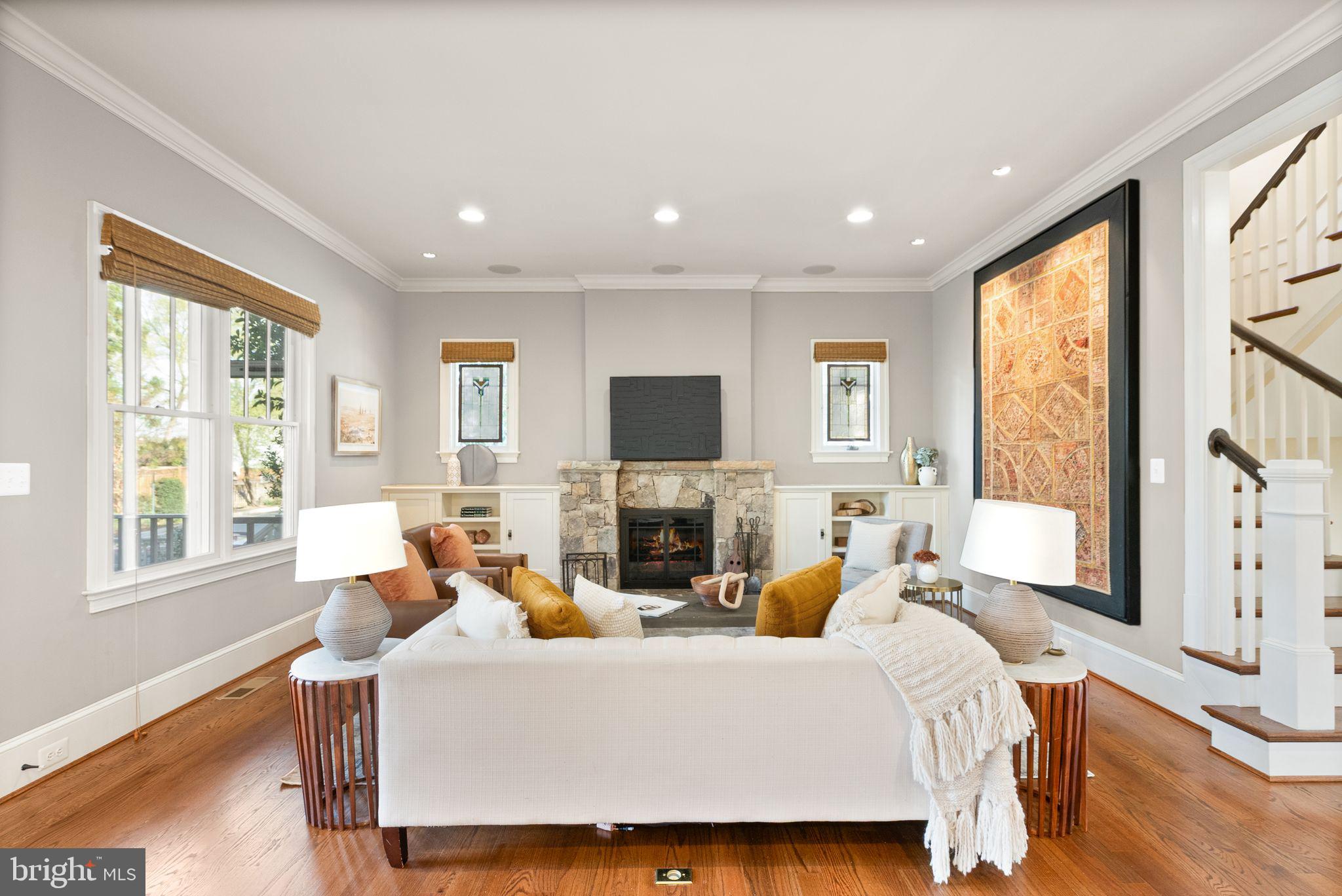 LYON VILLAGE - Residential