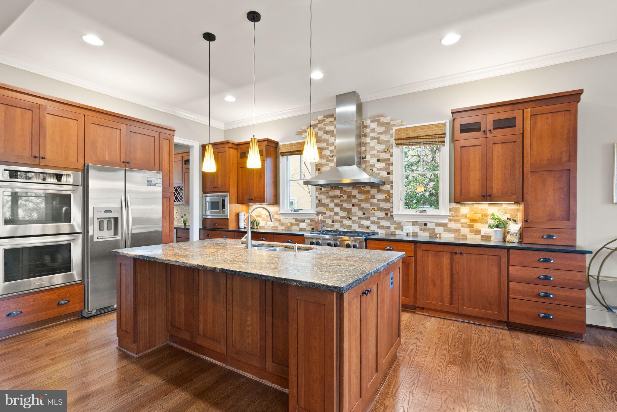 LYON VILLAGE - Residential