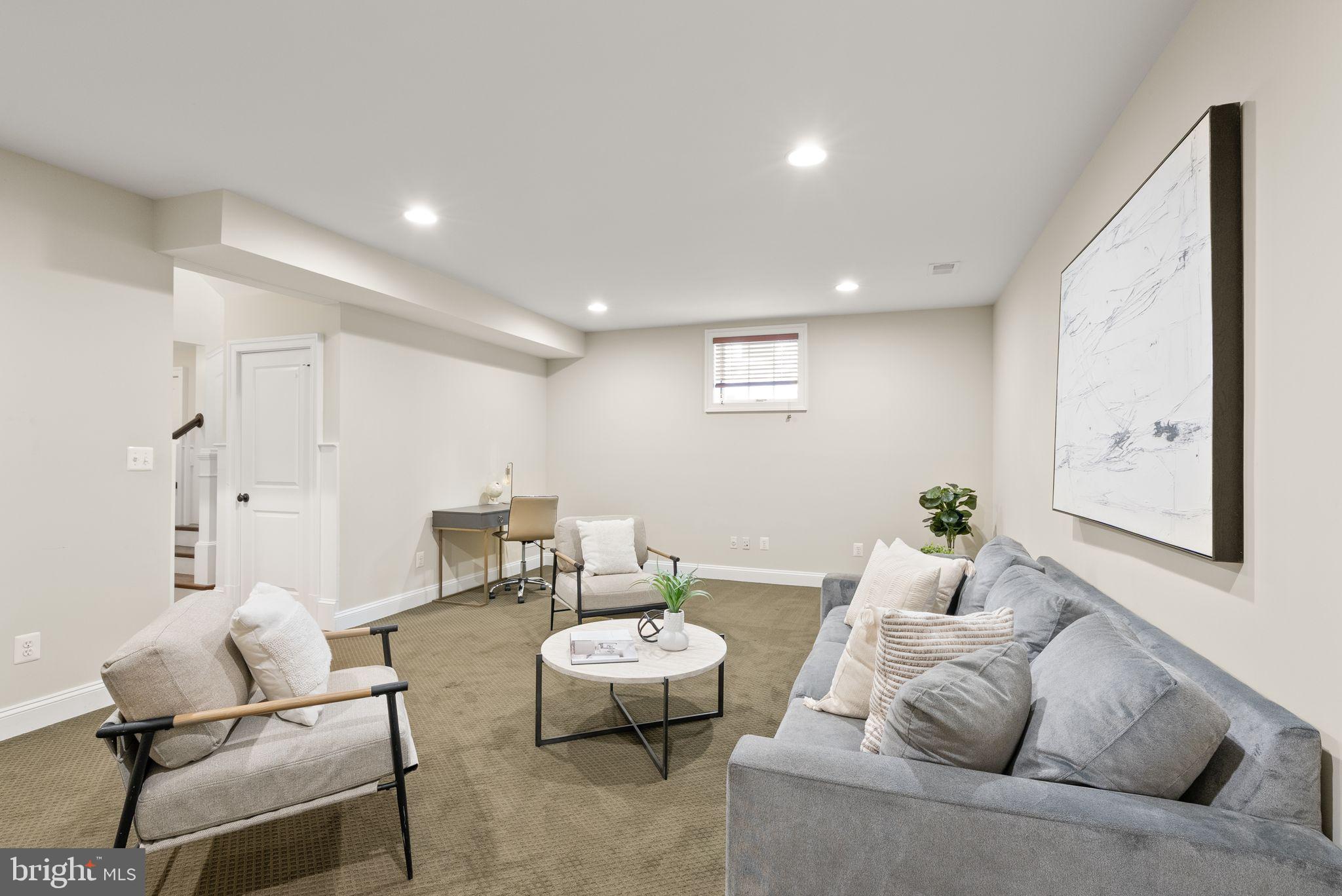 LYON VILLAGE - Residential