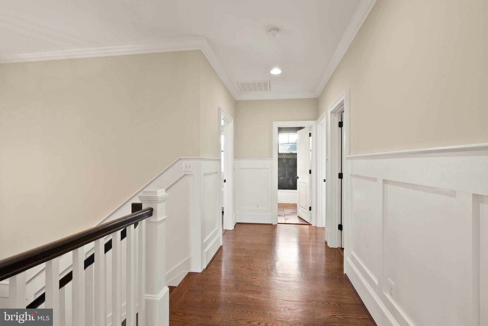 LYON VILLAGE - Residential