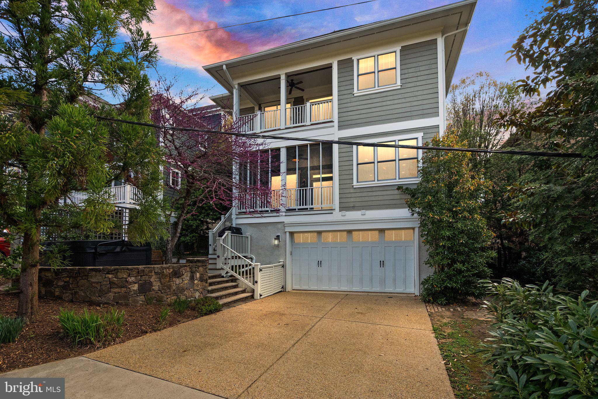 LYON VILLAGE - Residential