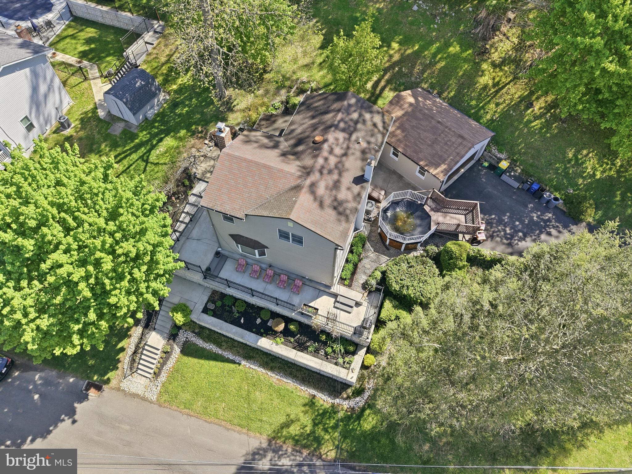 IDLEWOOD - Residential