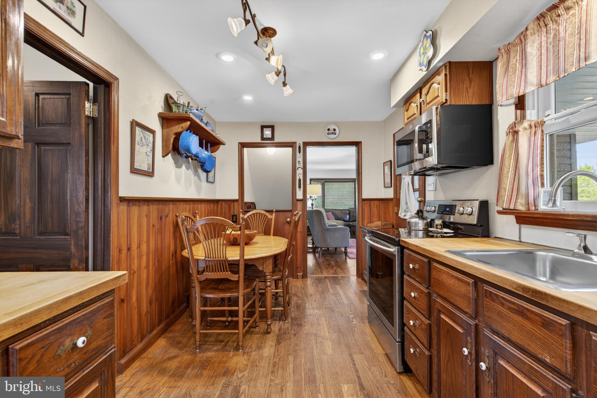 IDLEWOOD - Residential