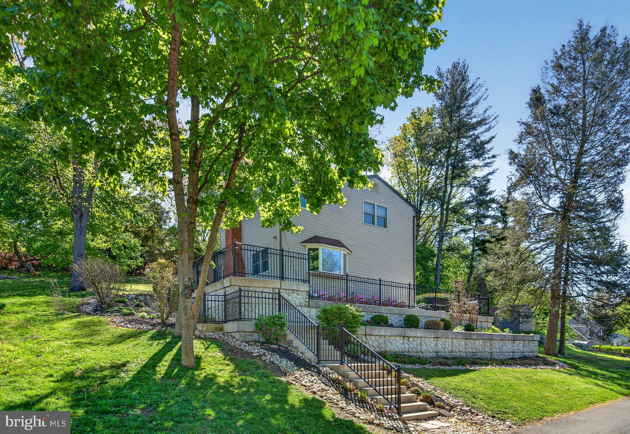 IDLEWOOD - Residential